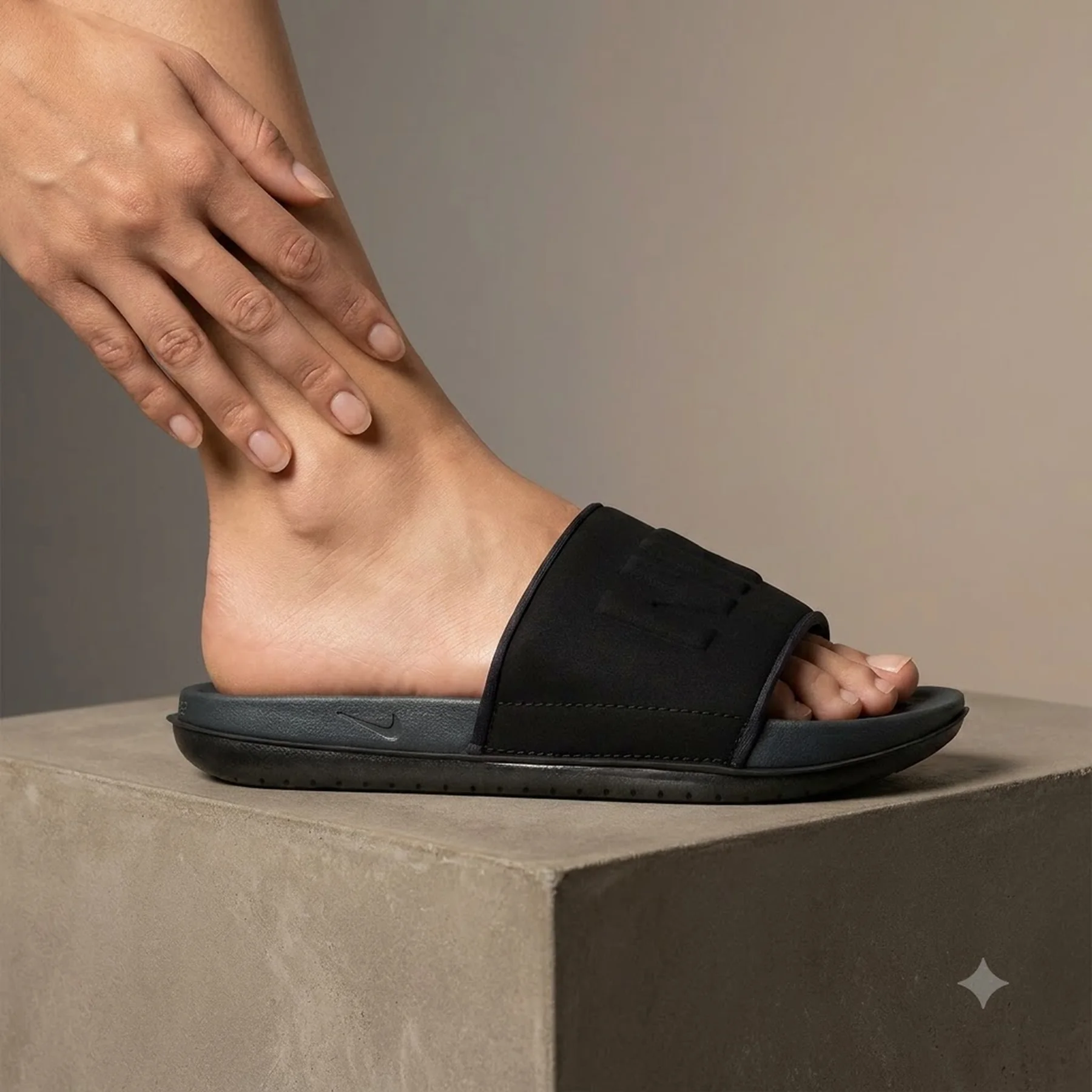Тапочки жіночі Nike Iamalez_Trade (BQ4632-002)