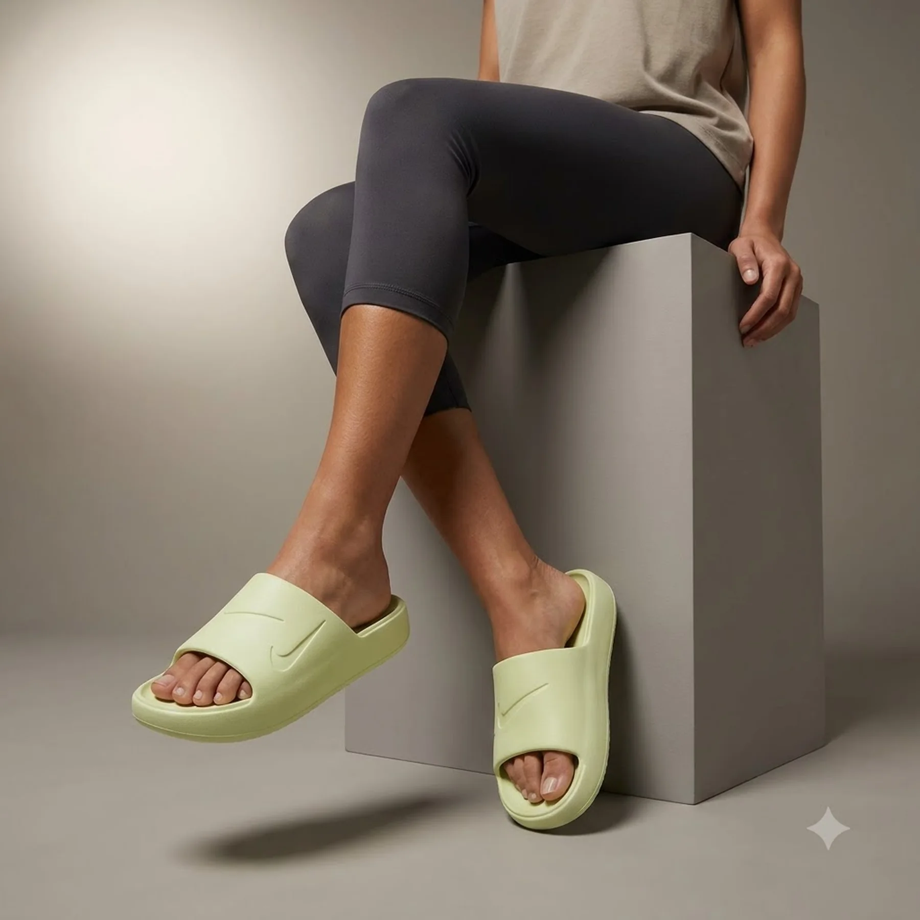 Тапочки жіночі Nike W Calm Slide (DX4816-702)