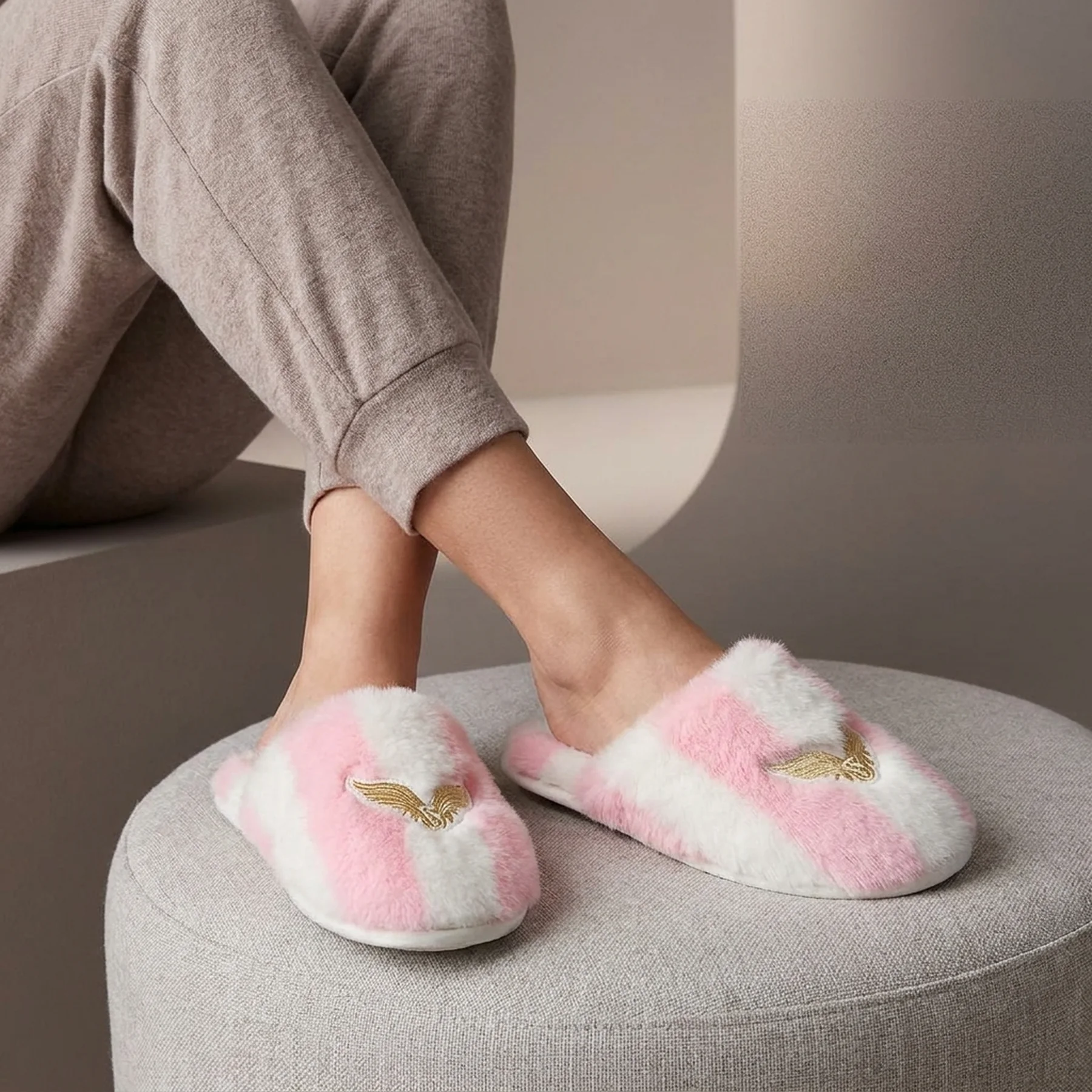 Тапочки зі штучного хутра Victoria's Secret 38-39