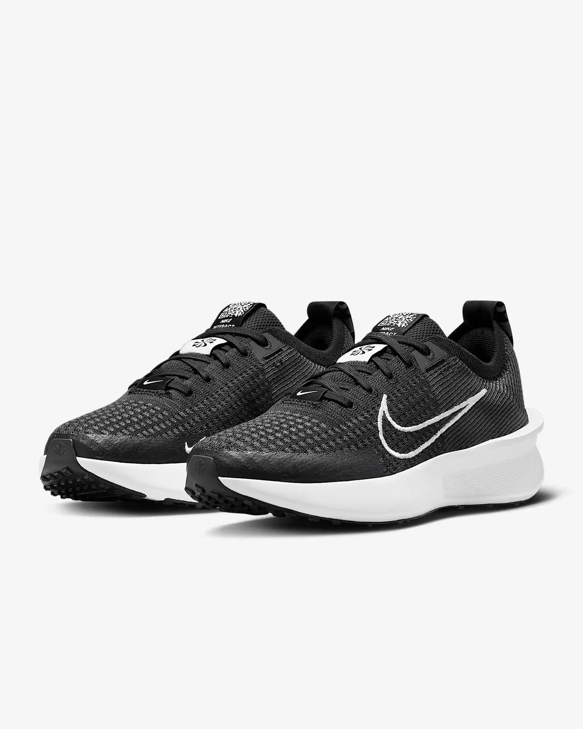 Текстильні кросівки Nike Interact Run 36,5