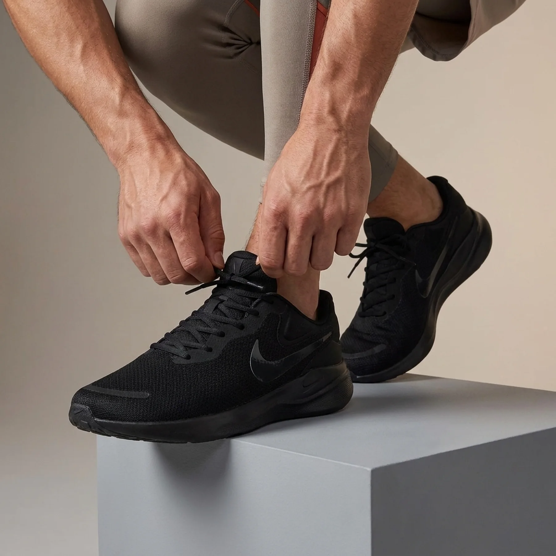 Текстильні кросівки Nike Revolution 7 Wide 41