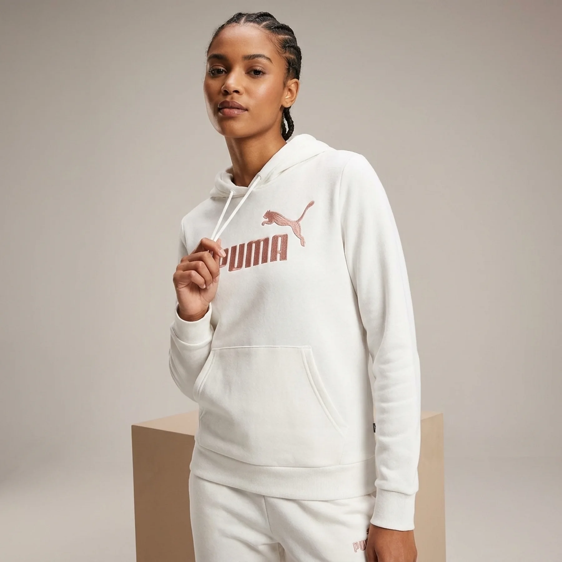 Толстовка ESS+ Embroidery Hoodie 84833299 Puma XS Білий