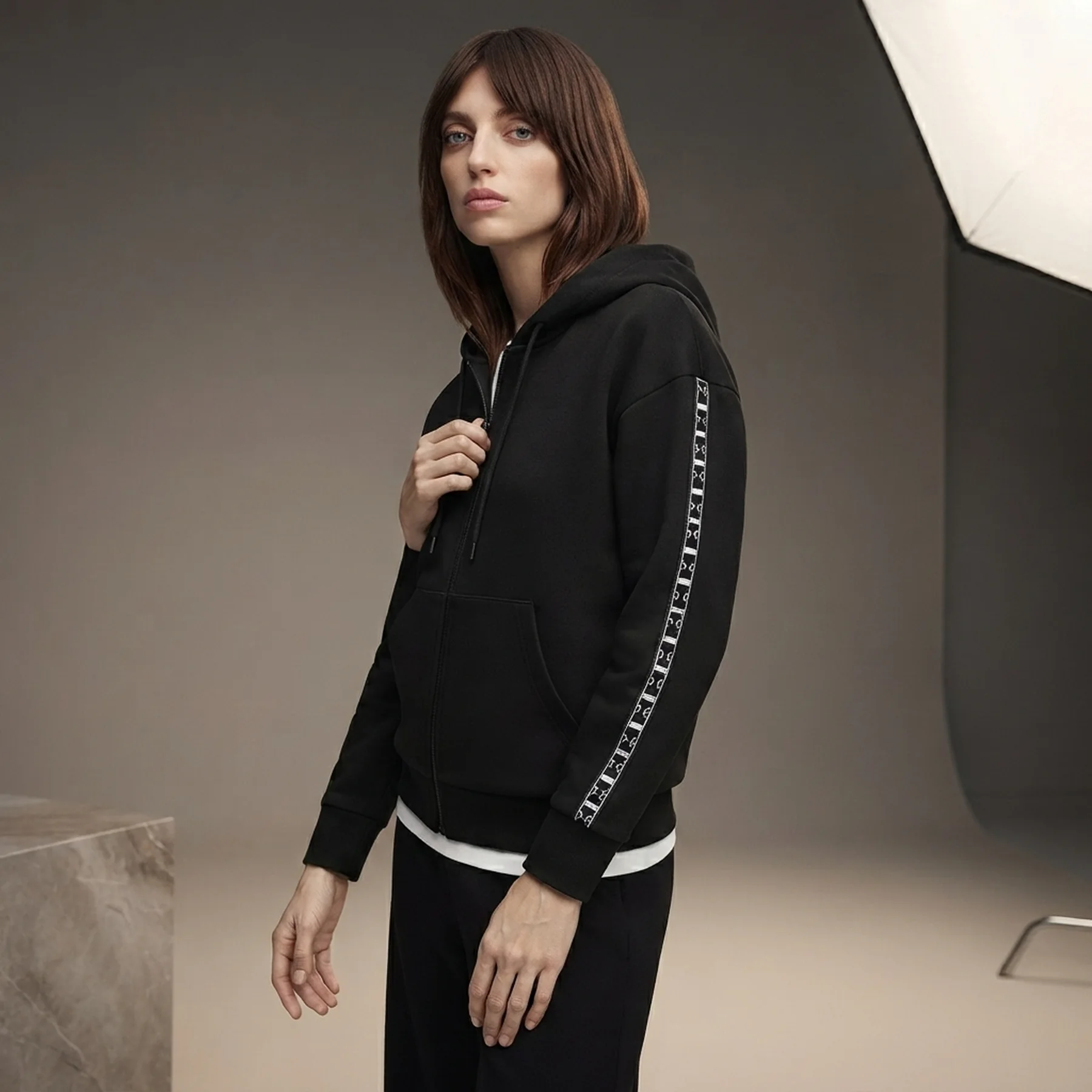 Толстовка ESS TAPE Full-Zip Hoodie 68809701 Puma L Чорний
