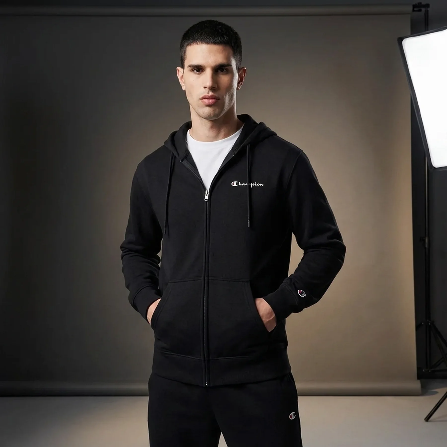Толстовка FULL ZIP HOODIE SWEATSHIRT 220260-KK001 Champion M Чорний