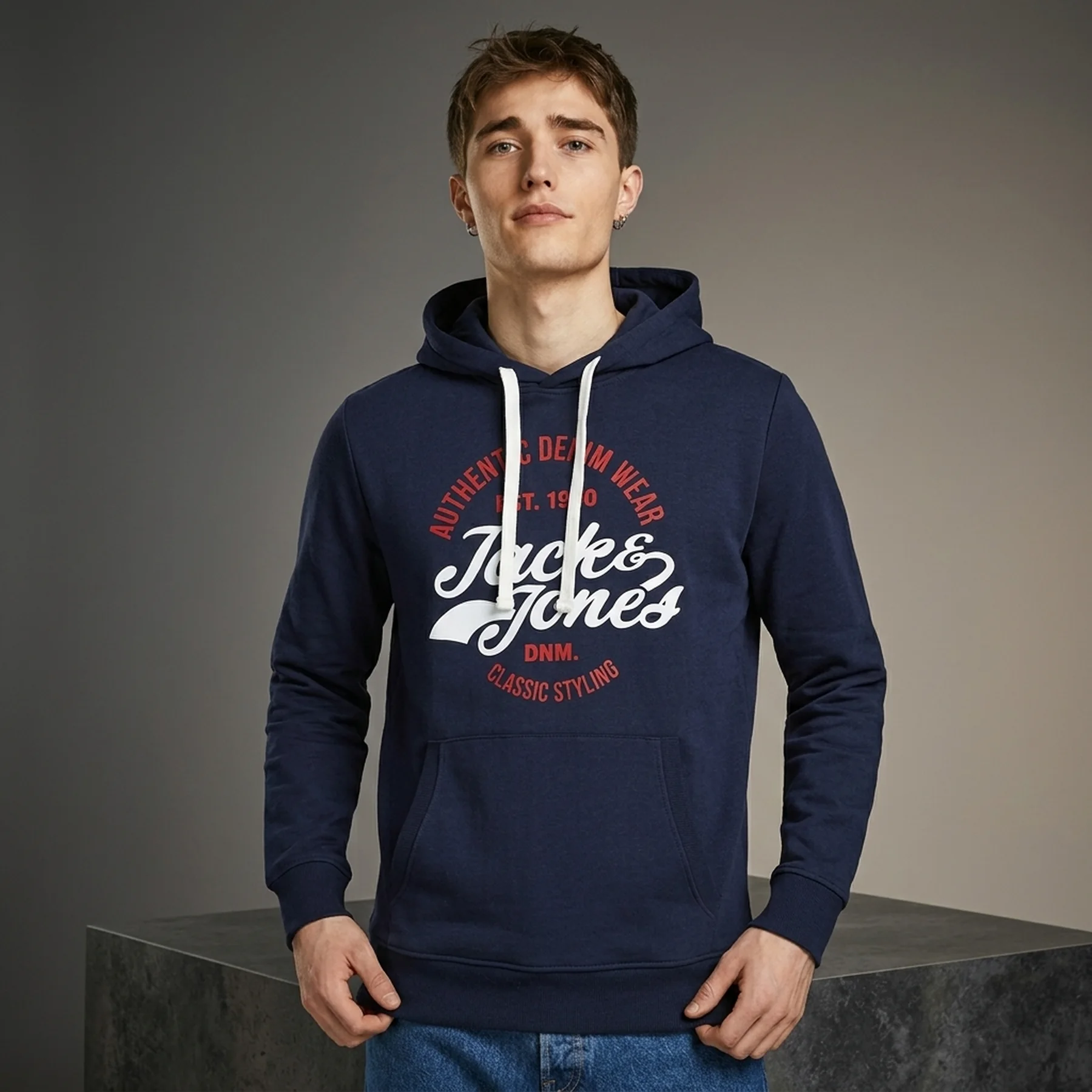 Толстовка JJBRAT SWEAT HOOD 12201406-Navy Blazer-Print:True Red. White Jack & Jones S Темно-синій