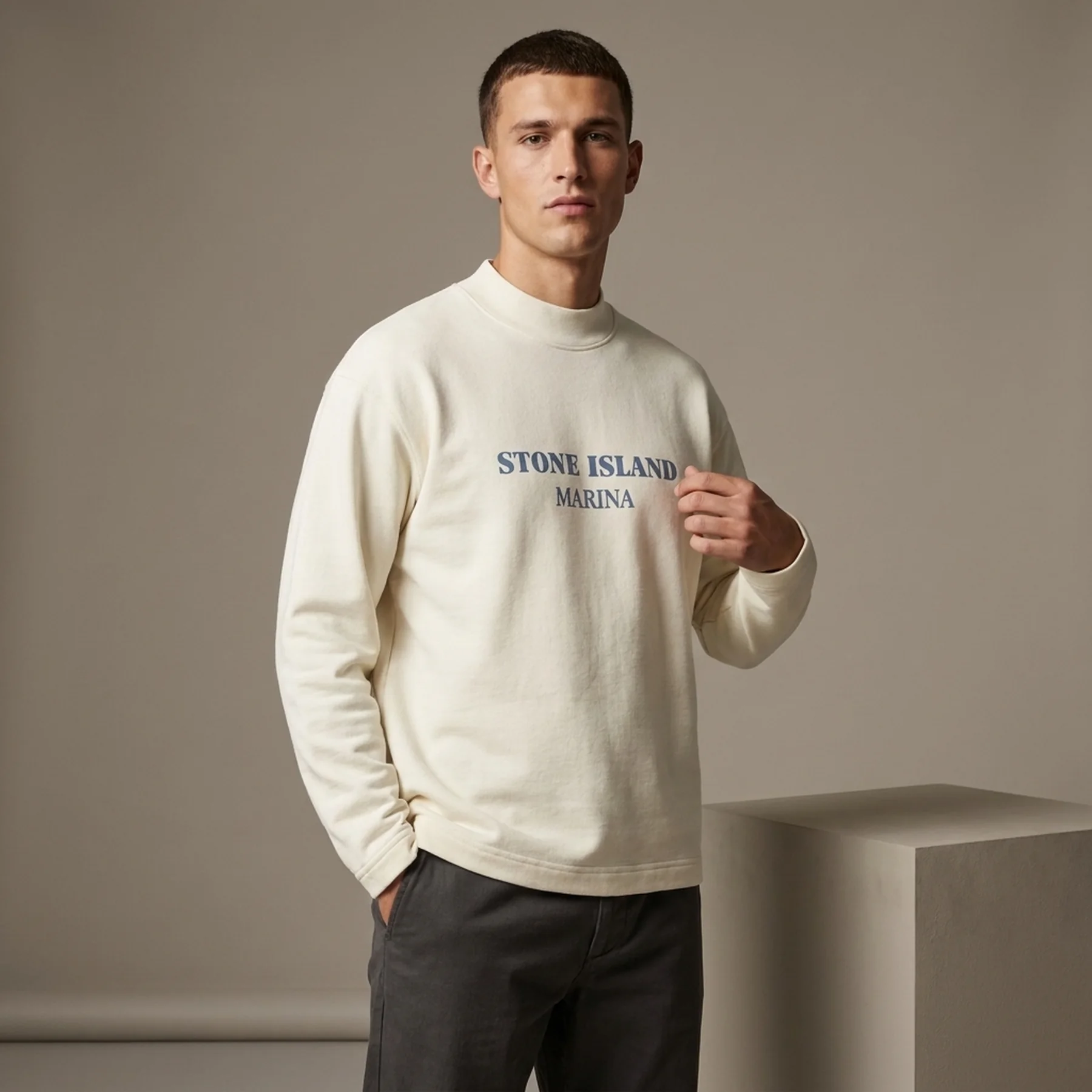 Толстовка Stone Island Marina Cotton Fleece Mock Neck Sweatshirt Butter 8115631X5 v0035