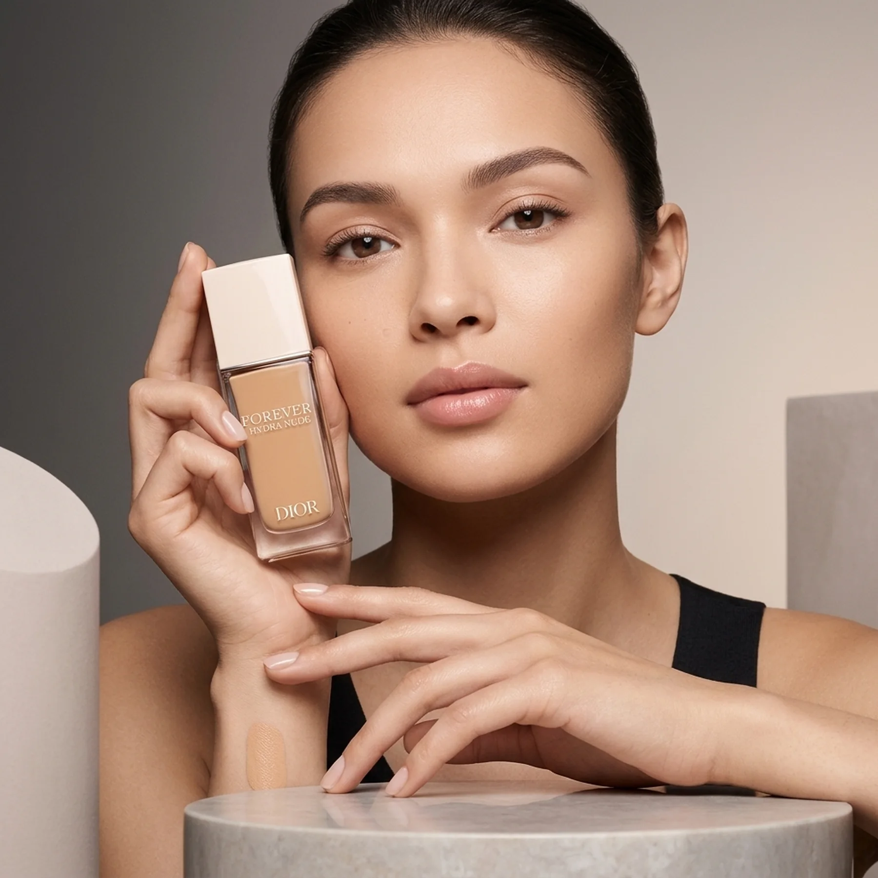 Тональная основа Dior Forever Hydra Nude 30 мл 2W Warm