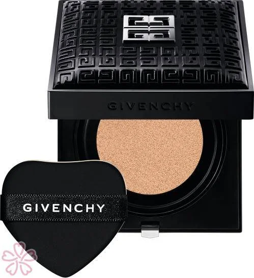 Тональная основа-кушон Givenchy Prisme Libre Skin-Caring Glow Cushion 12 г W110