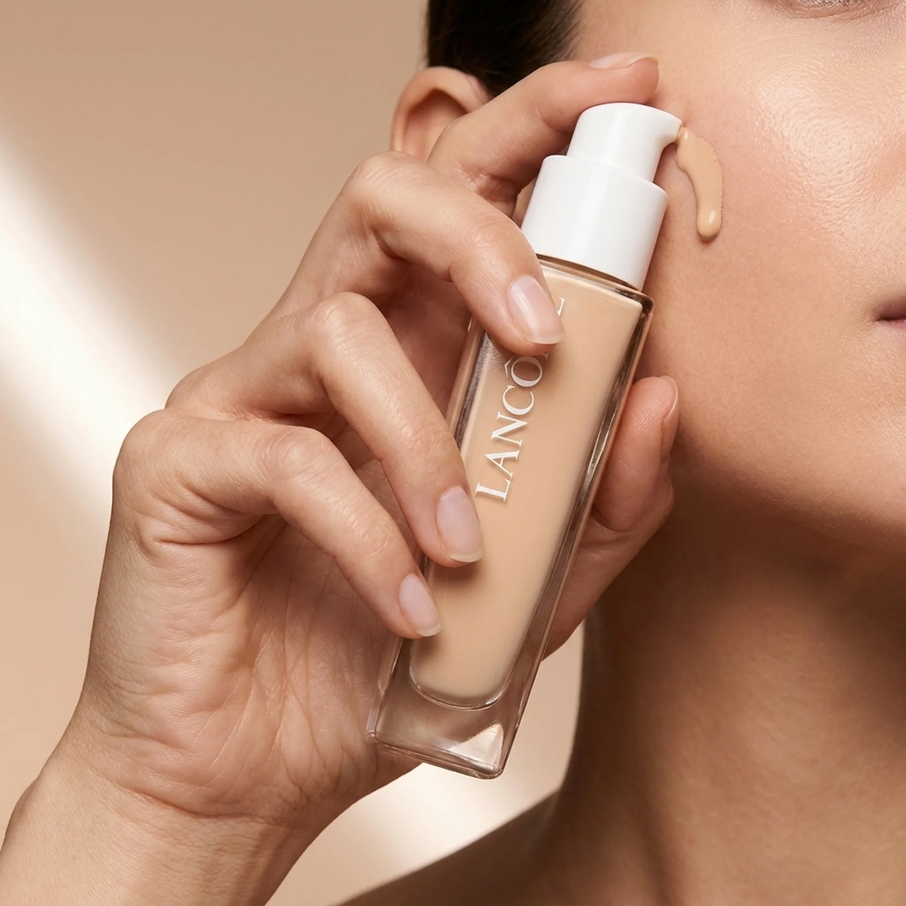 Тональная основа Lancome Teint Idole Ultra Wear Care & Glow Serum Foundation 30 мл 110C