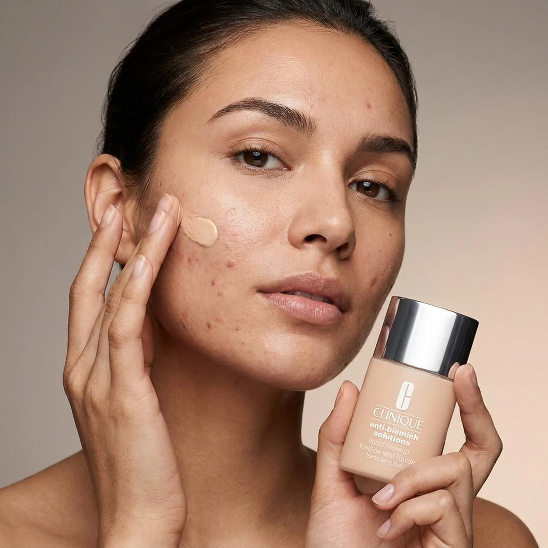 Тональный крем Clinique Anti-Blemish Solutions Liquid Makeup Fond De Teint Liquide Anti-Imperfections 30 мл CN28 Ivory