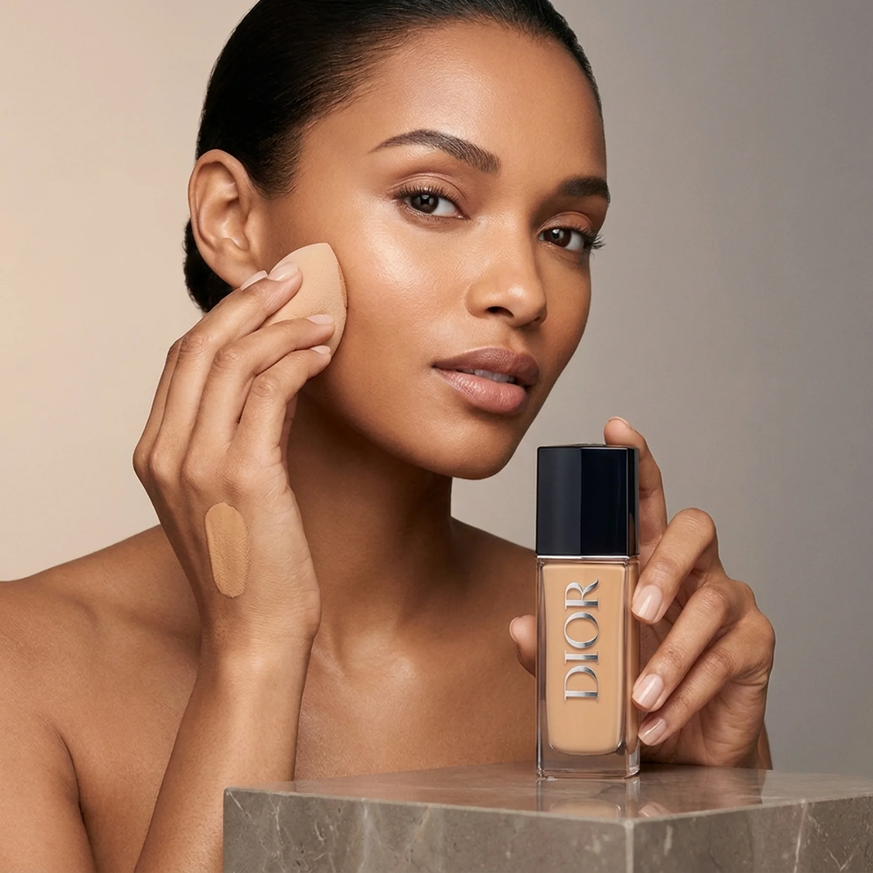 Тональный крем Dior Forever Skin Glow Foundation 30 мл 2.5W Warm