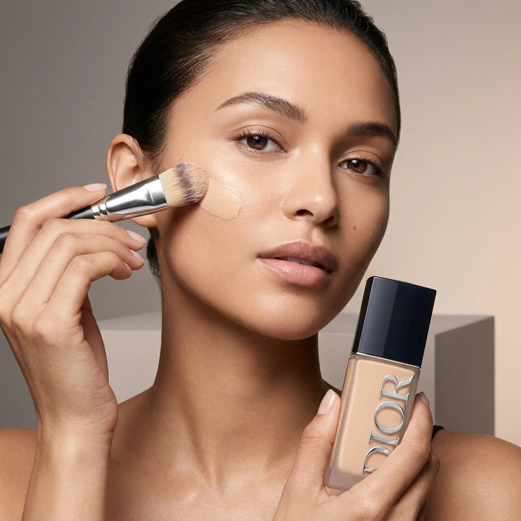Тональный крем Dior Forever Skin Wear 30 мл 00.5N