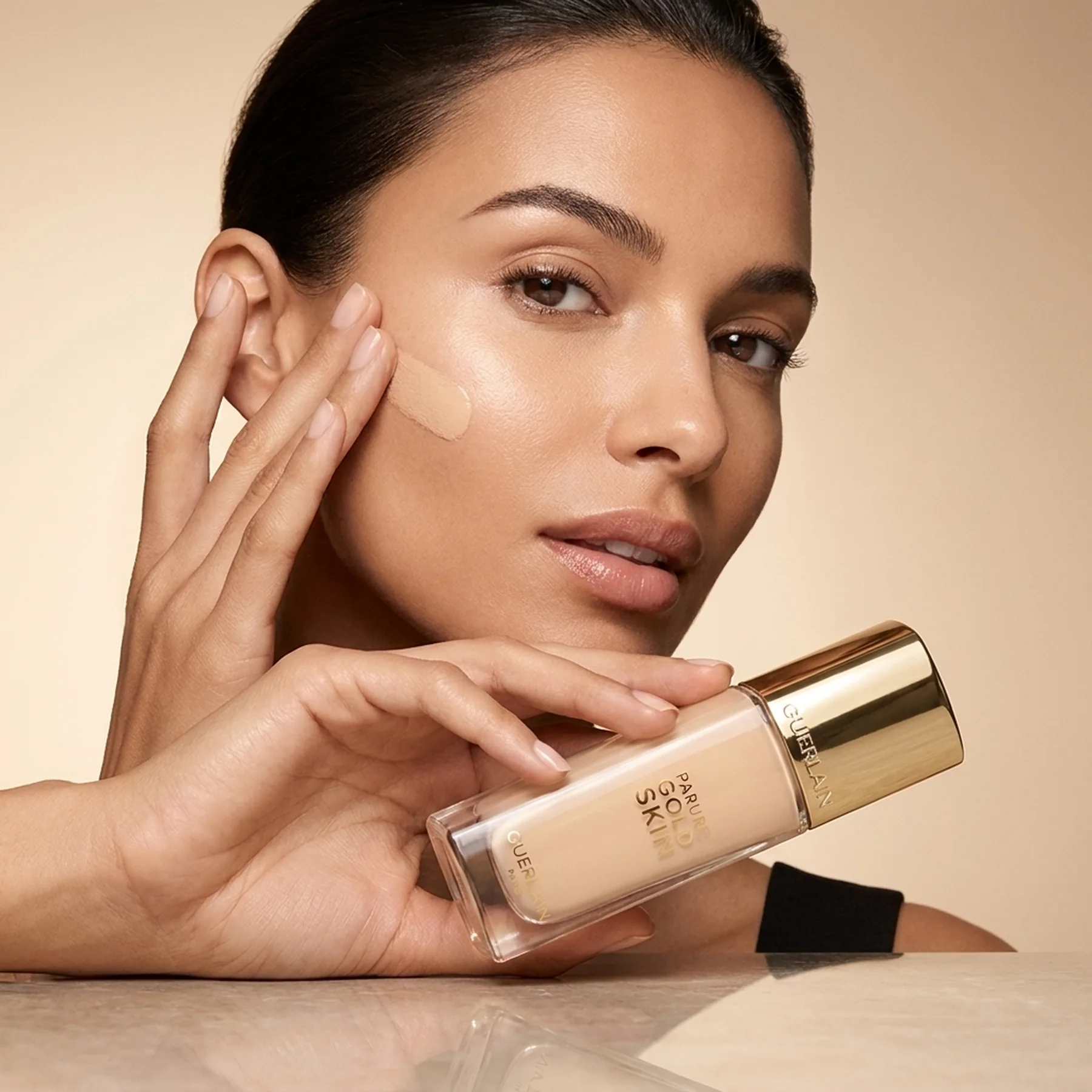 Тональный крем Guerlain Parure Gold Skin Foundation 0.5N