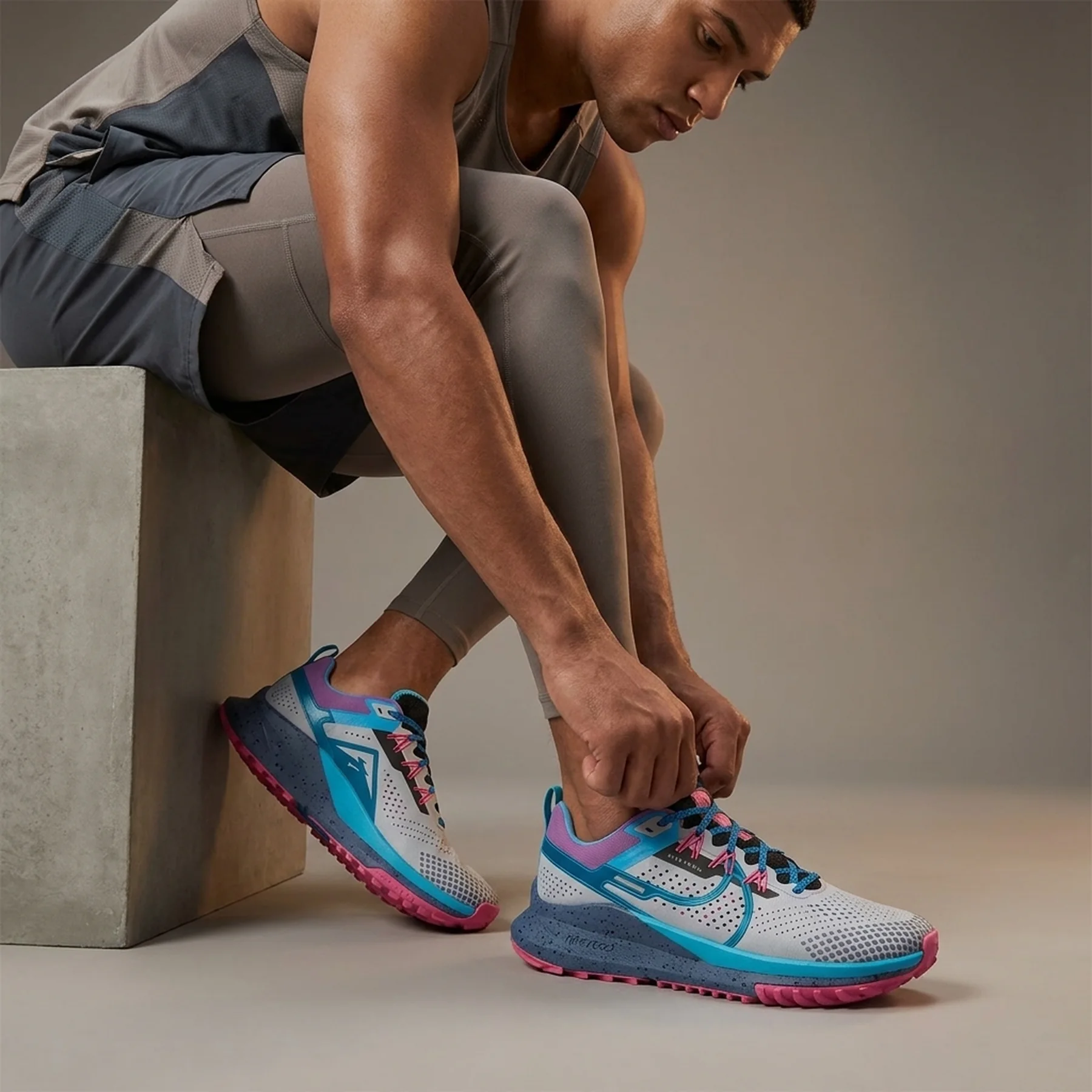 Трейлові кросівки для бігу чоловічі Nike React Pegasus Trail 4 Se (FB7182-001)