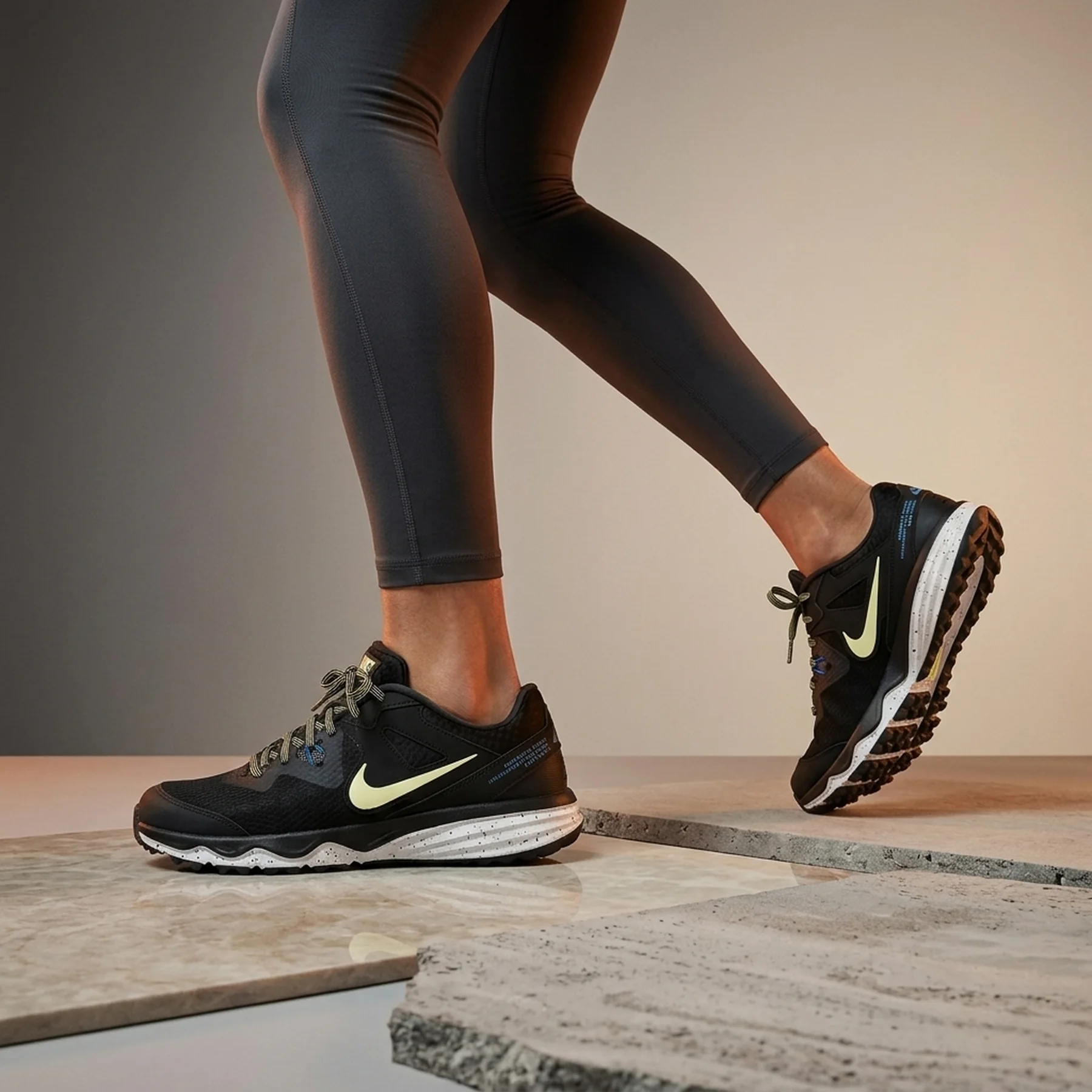 Трейлові кросівки для бігу жіночі Nike Juniper Trail Black Yellow Hiking Shoes (CW3809-004)