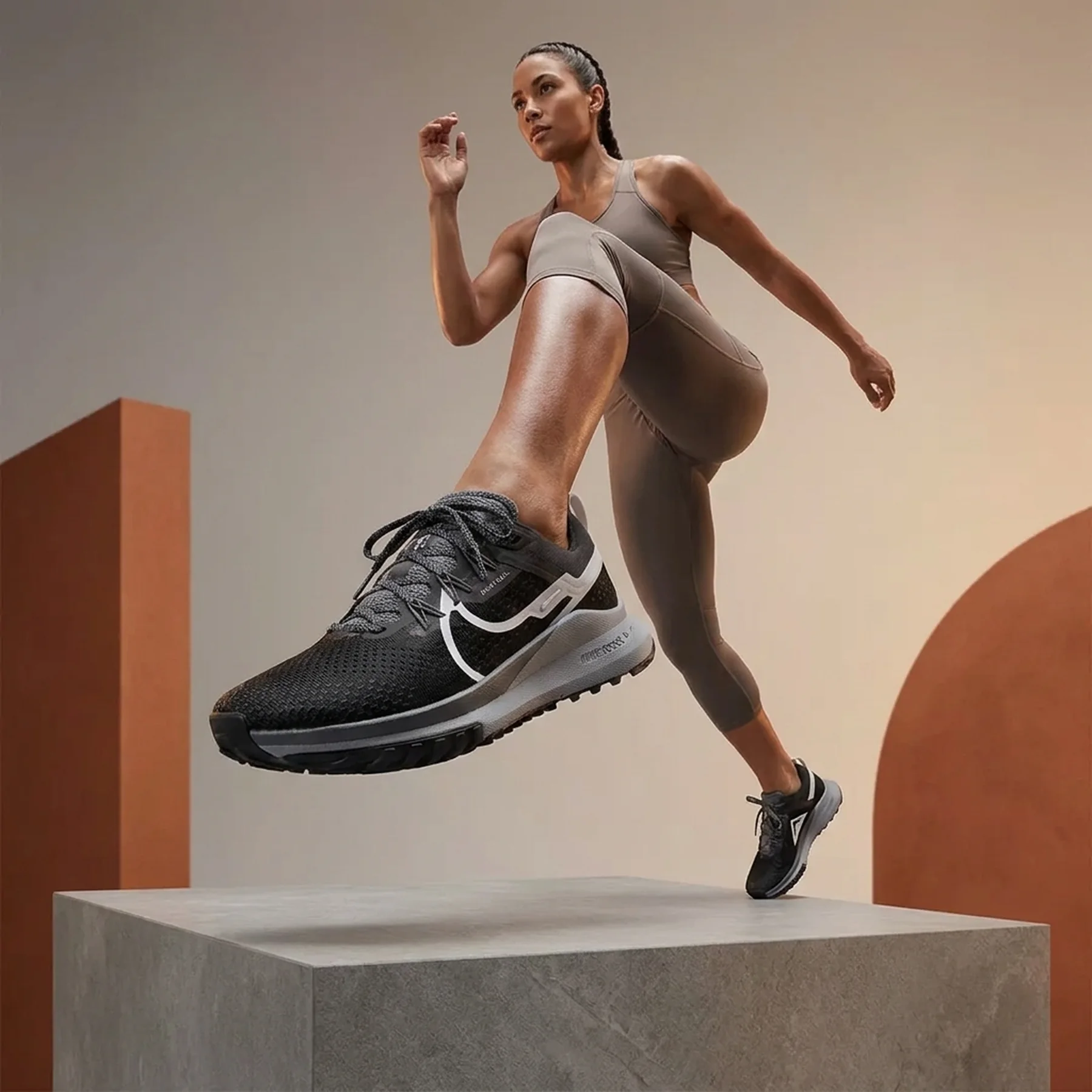Трейлові кросівки для бігу жіночі Nike React Pegasus Trail 4 (DJ6159-001)