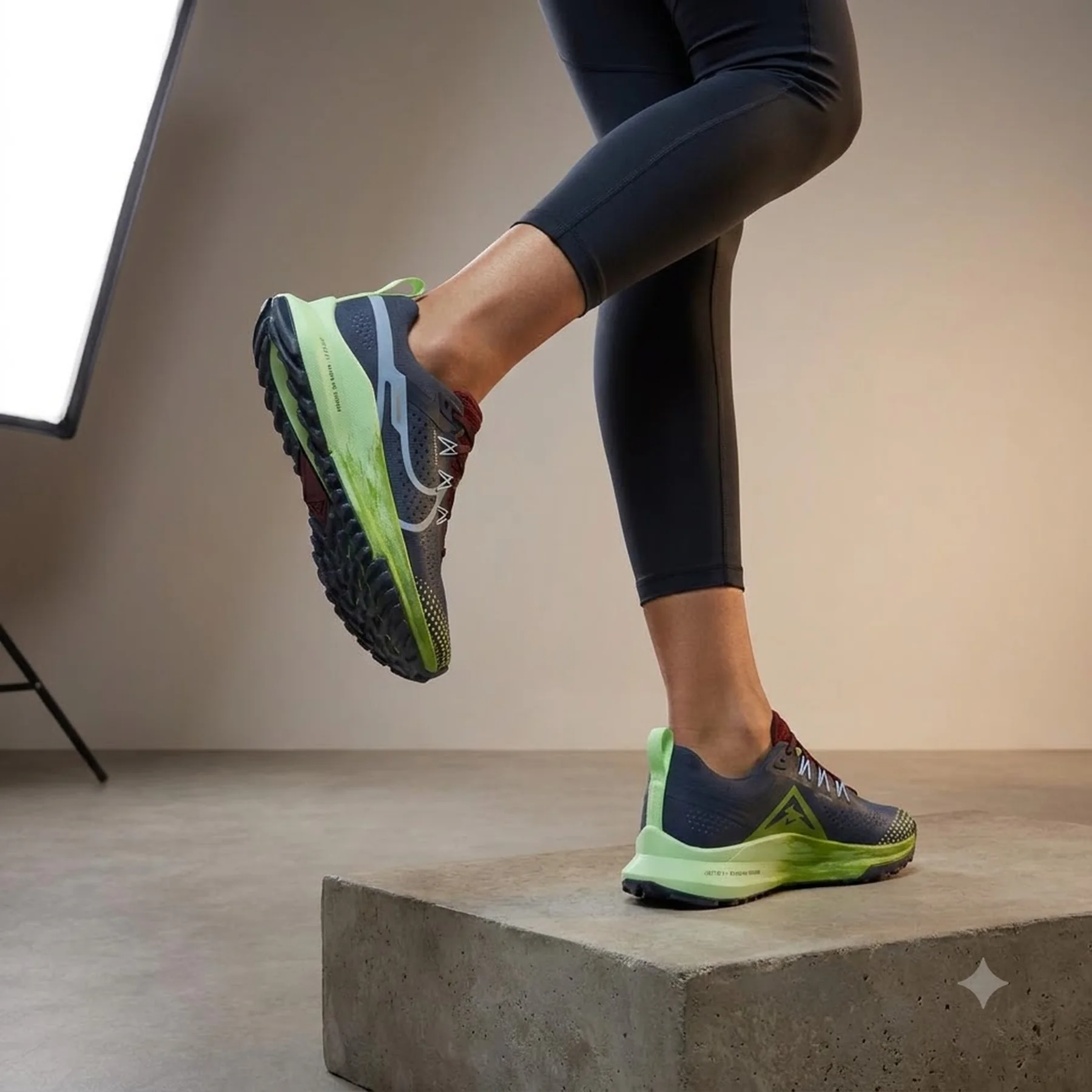 Трейлові кросівки для бігу жіночі Nike React Pegasus Trail 4 'Thunder (DJ6159-403)