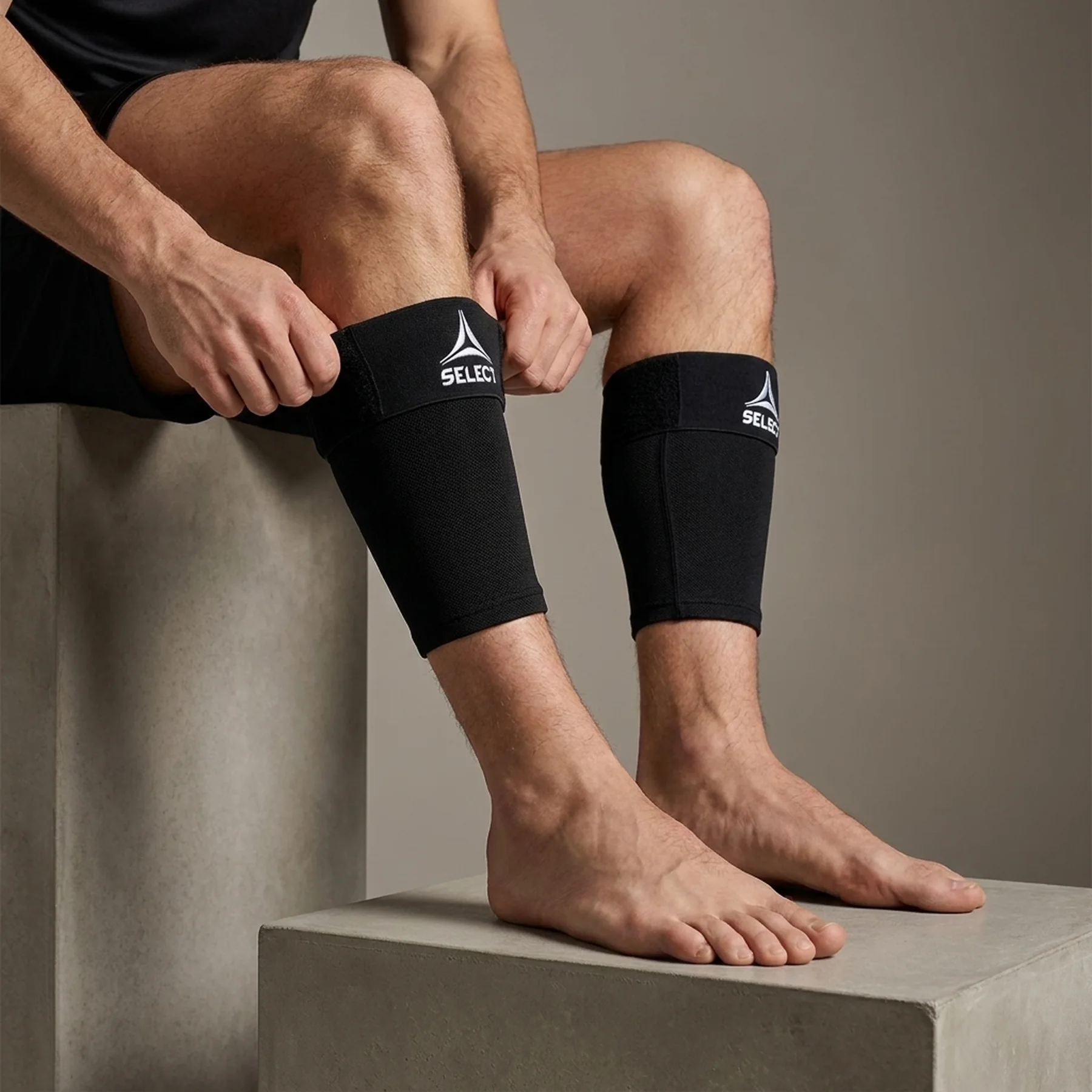 Тримач для щитків Select Holder/sleeve for shin guard чорний Уні OSFM