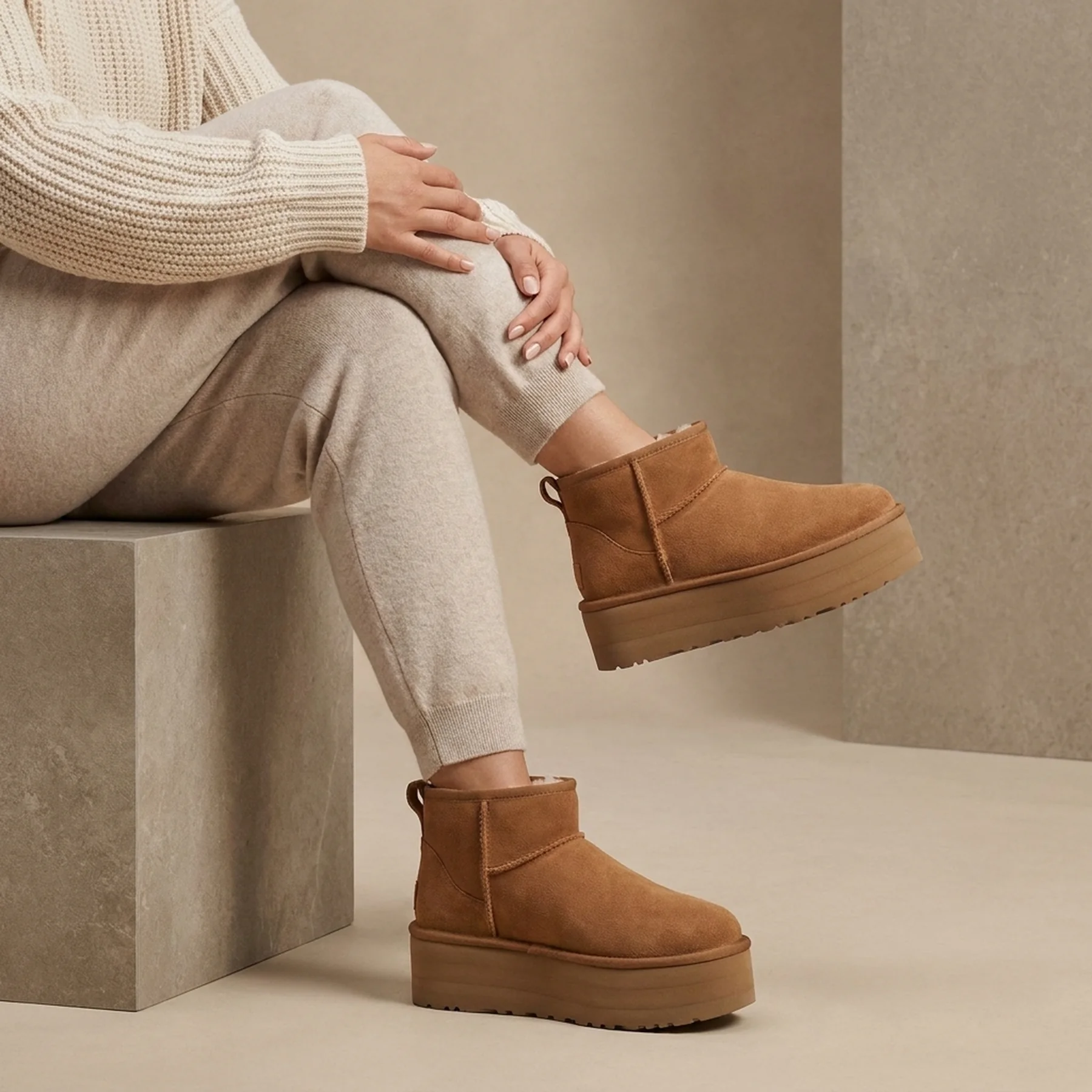 Уггі жіночі UGG Wmns Classic Mini Platform Boot 'Chestnut'