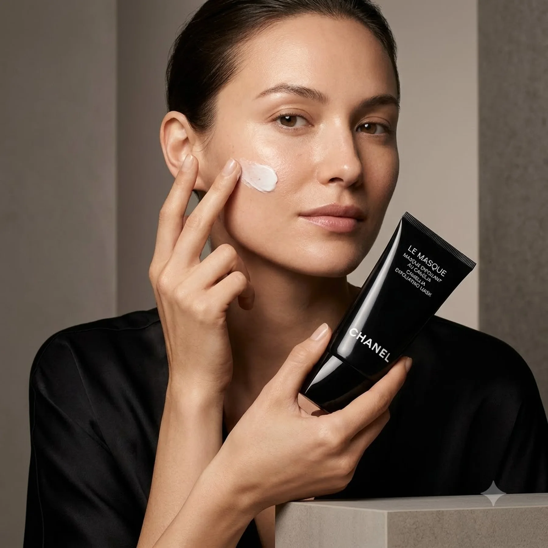 Отшелушивающая маска для лица с камелией CHANEL Camellia Exfoliating Mask 150 мл