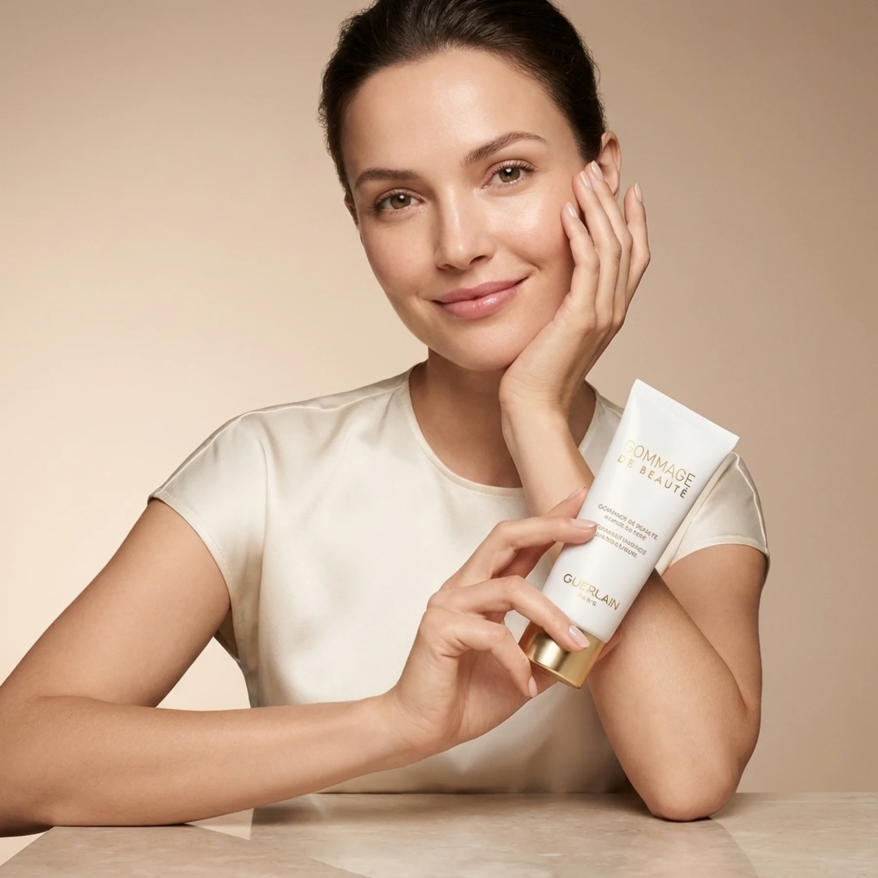 Отшелушивающее средство для сияния кожи Guerlain Gommage De Beaute 75 мл
