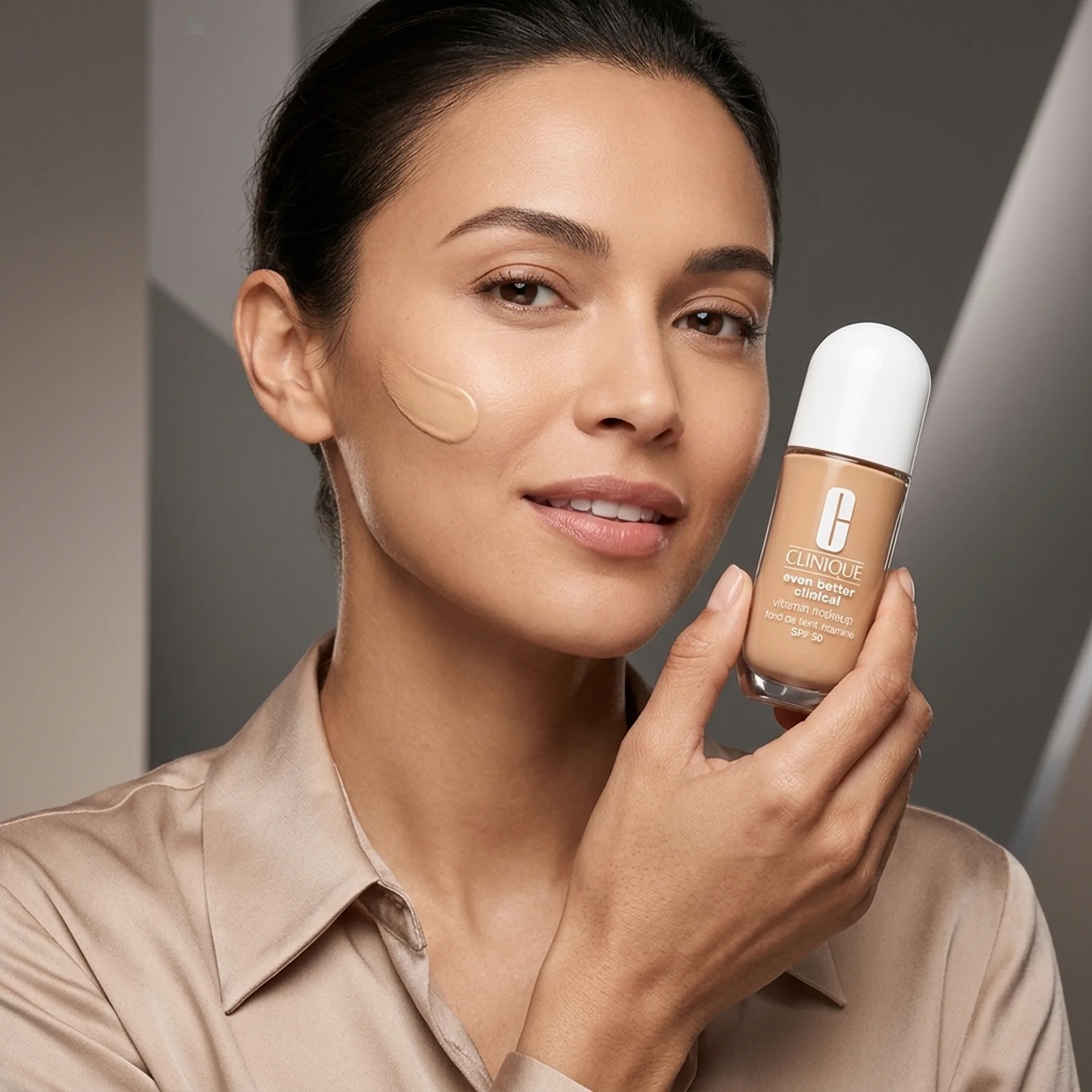 Витаминное тональное средство для макияжа с SPF50 Clinique Even Better Clinical Vitamin Makeup SPF 50 30 мл 2 Light Medium Warm