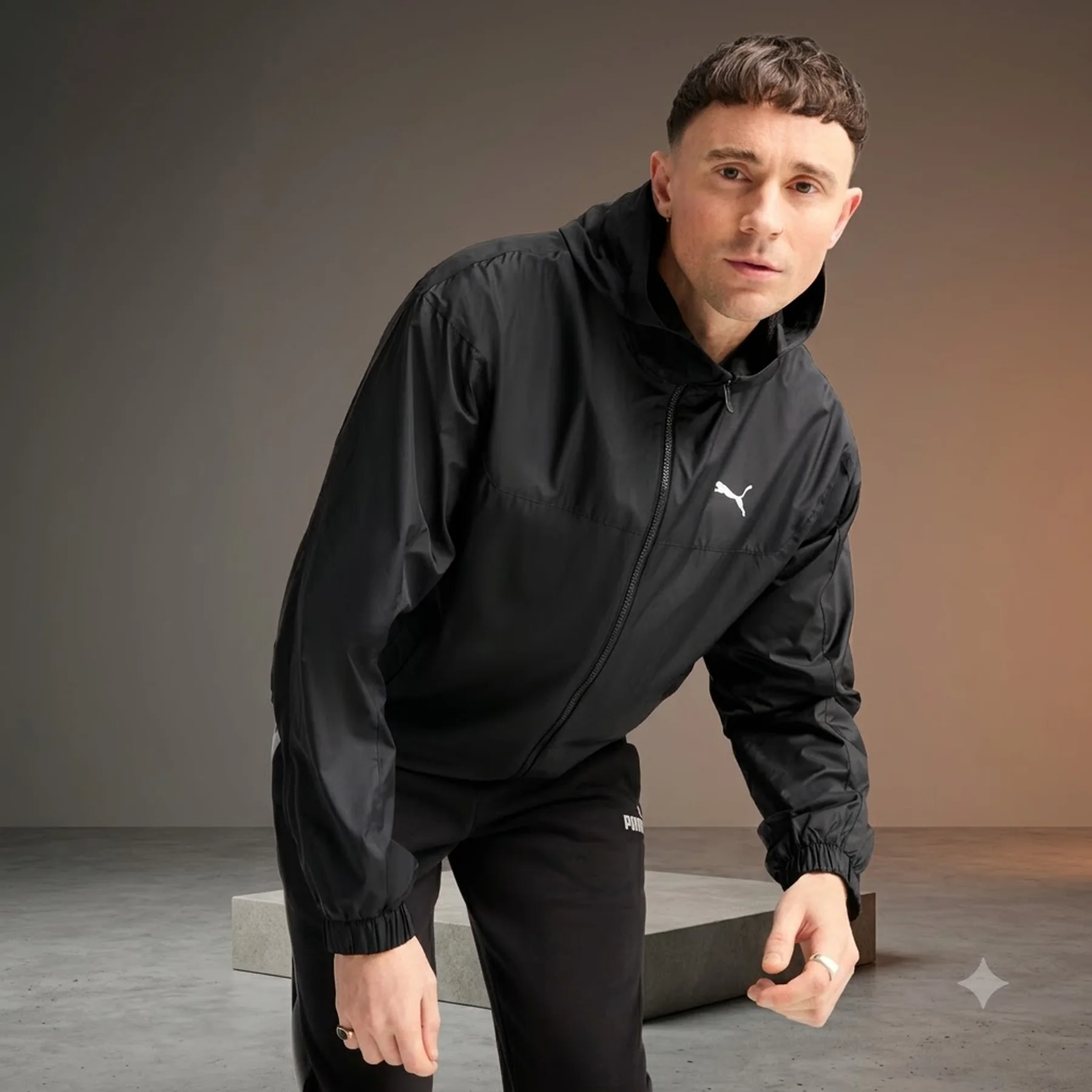 Вітрівка ESS Relaxed Windbreaker 68462601 Puma L Чорний
