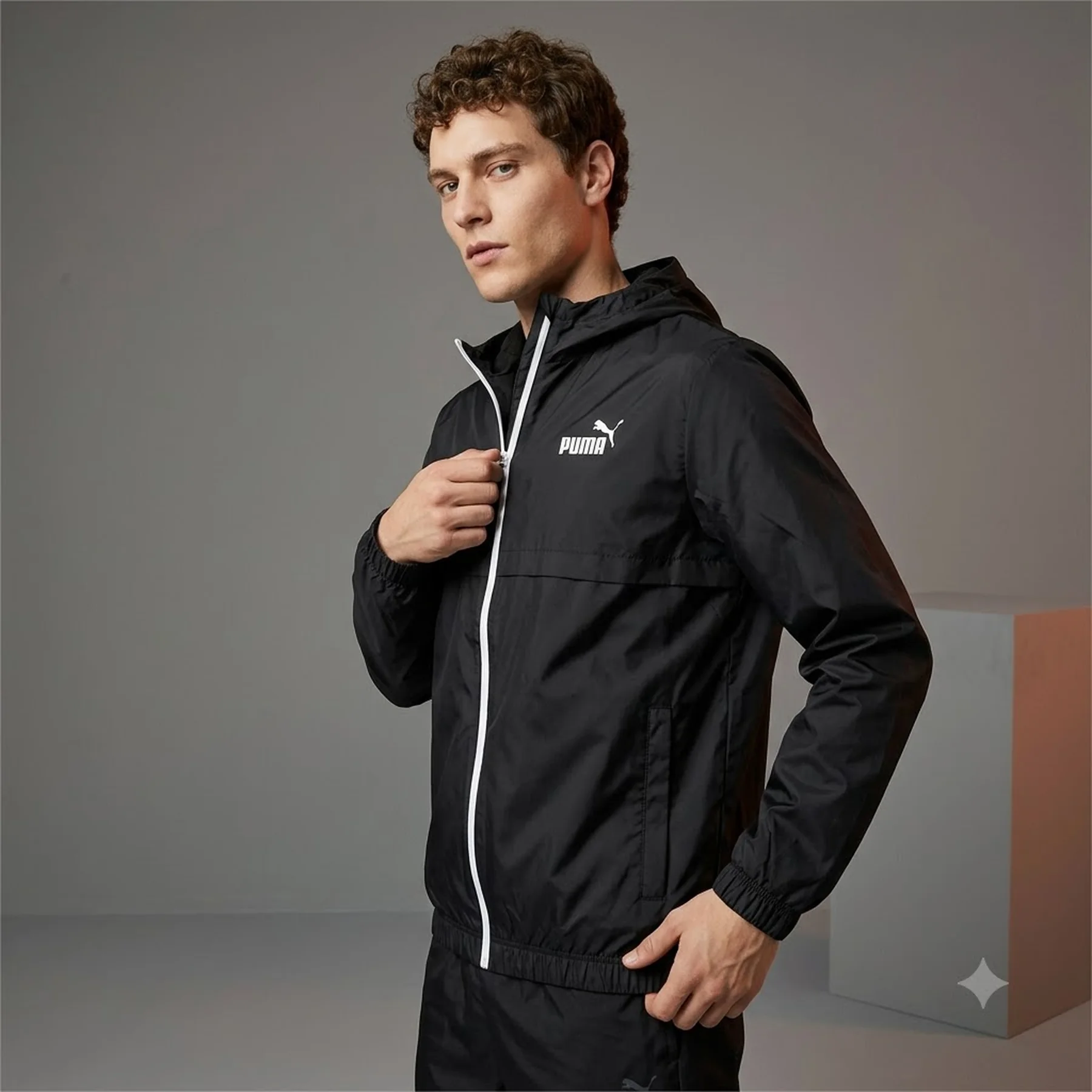 Вітрівка ESS Solid Windbreaker 84748452 Puma XS Чорний