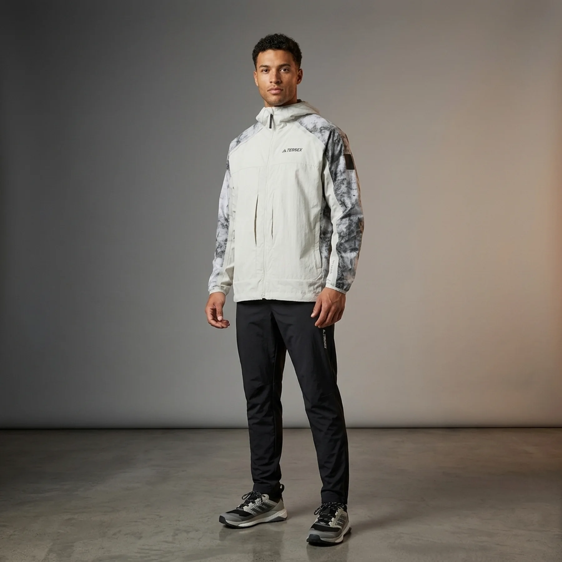 Вітровка чоловіча Adidas Nat Geo Wind.Rdy (JD5838)