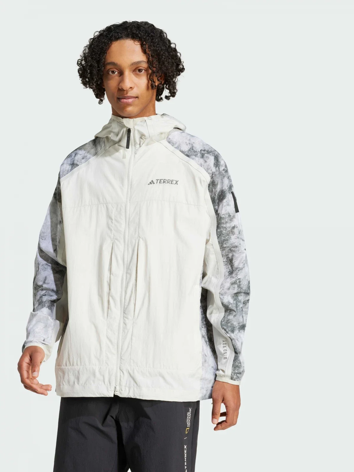 Вітровка чоловіча Adidas Nat Geo Wind.Rdy (JD5838)