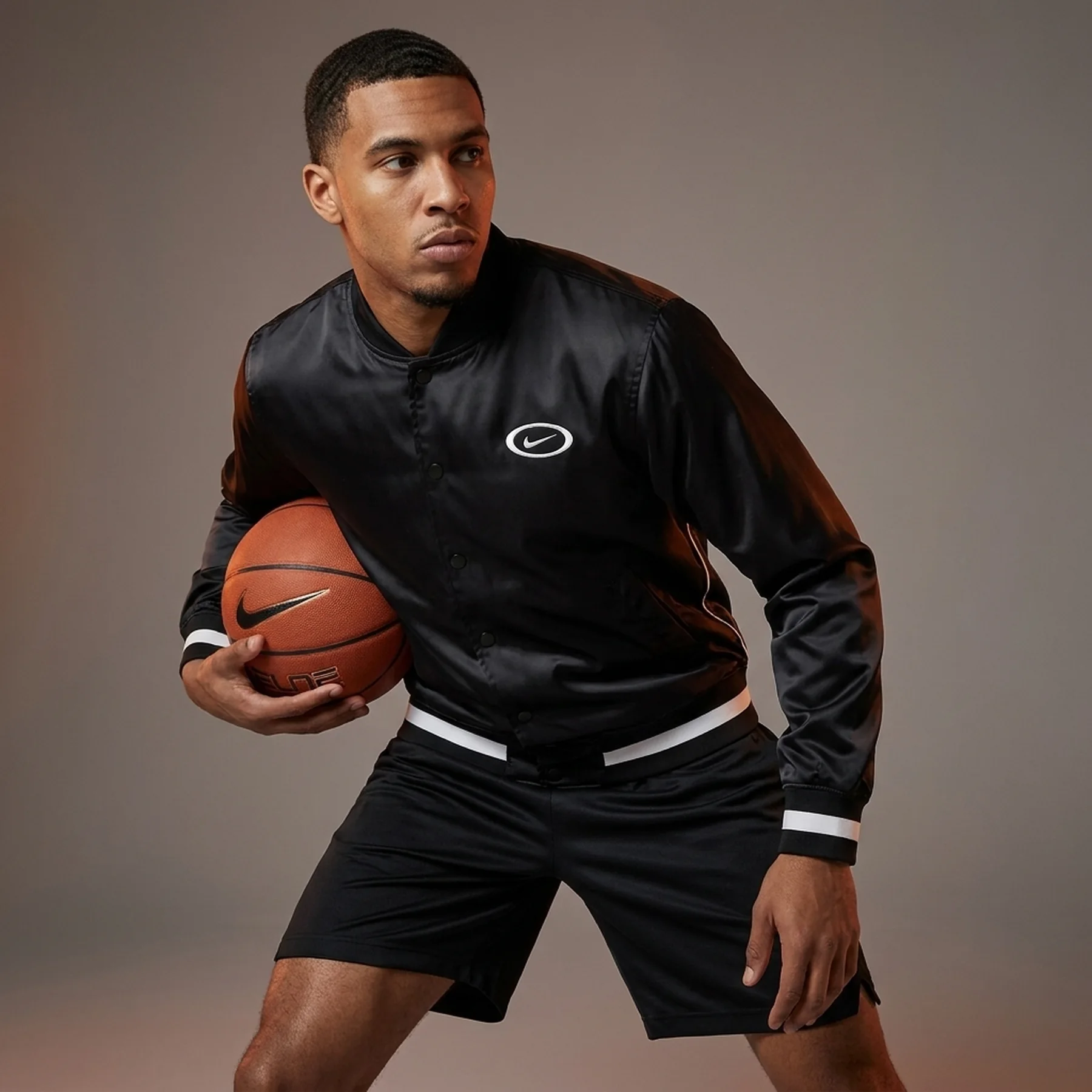 Вітровка чоловіча Nike Dna Repel Basketball Jacket (FN2724-010)