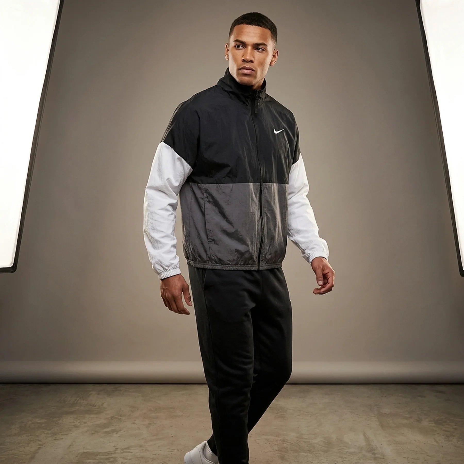 Вітровка чоловіча Nike Full-Zip Jacket (CW7348-013)