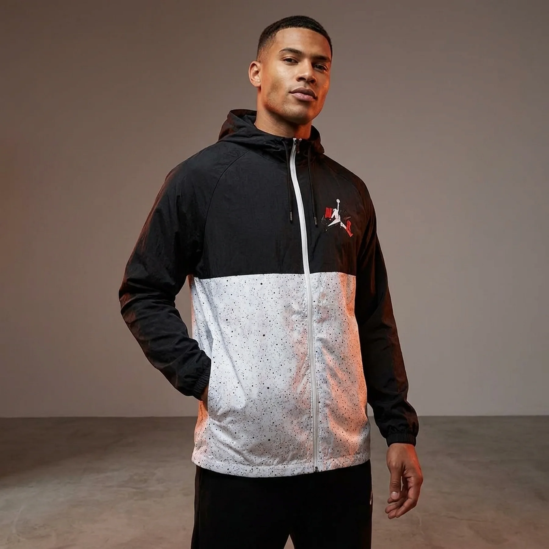 Вітровка чоловіча Nike M J Jm Clscs Windwear Jkt (CT9368-010)