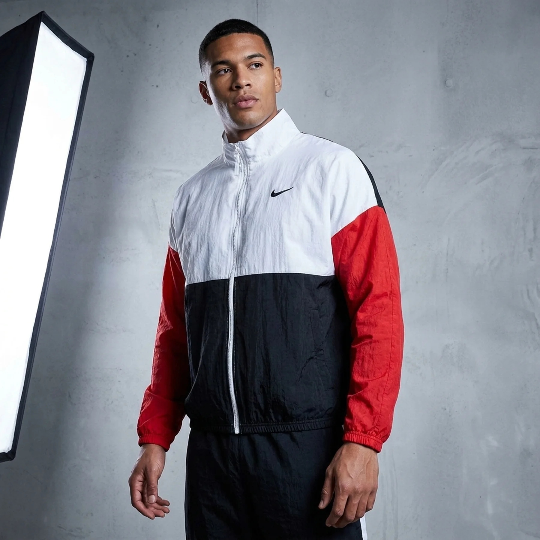 Вітровка чоловіча Nike M Nk Jkt Starting Five (CW7348-101)