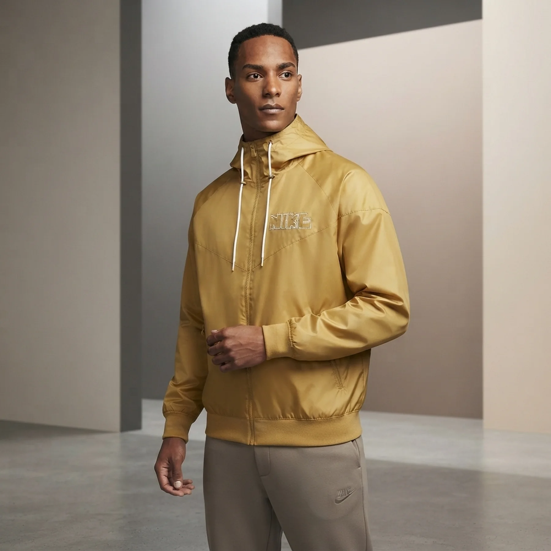 Вітровка чоловіча Nike Nk Wr Wvn + Lnd Jkt Gx Hd (DX0694-725)