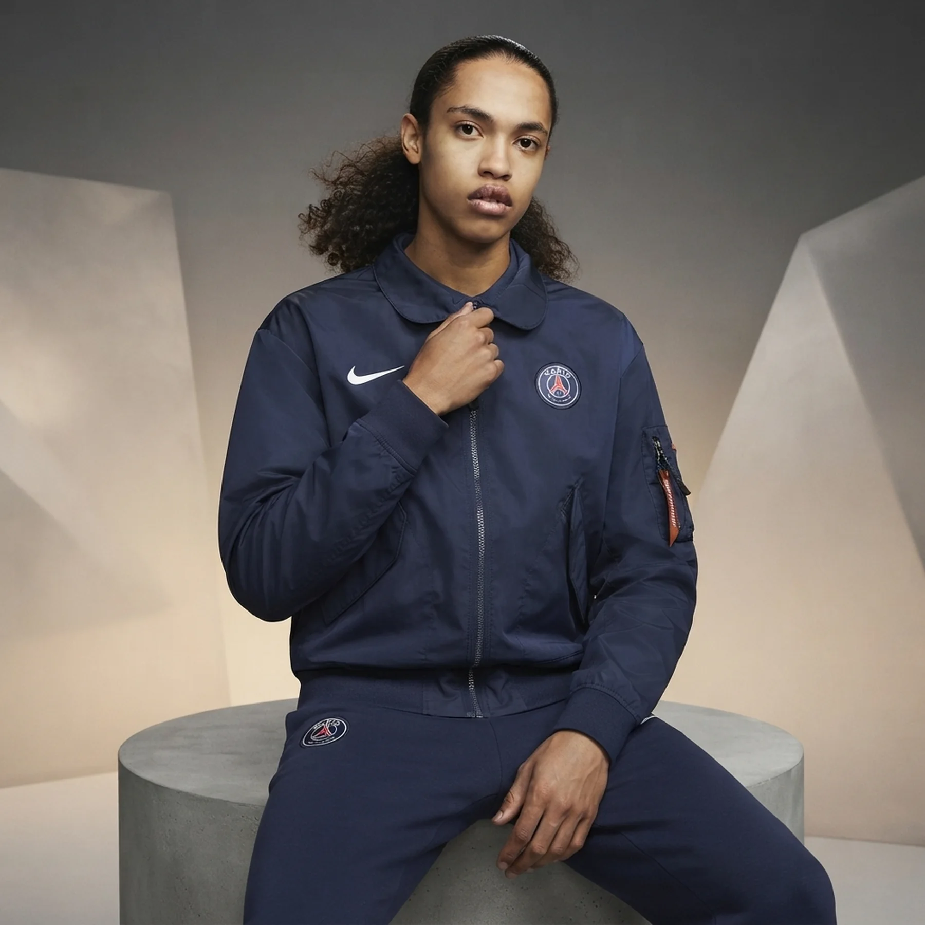 Вітровка чоловіча Nike Psg M Nsw Pe Ul Bombr Jkt (DN1489-410)