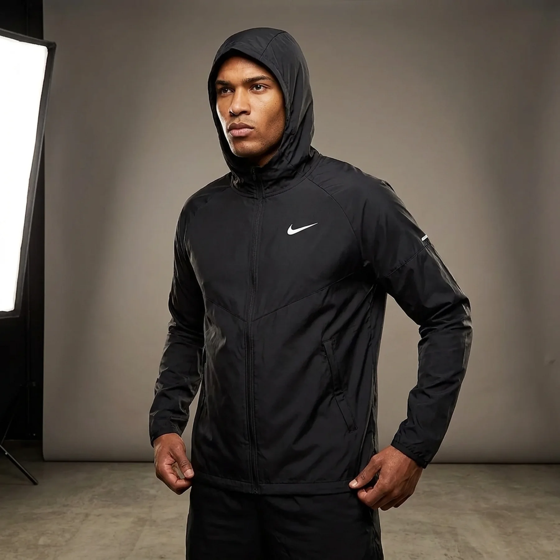 Вітровка чоловіча Nike Rpl Miler Jkt (DD4746-010)
