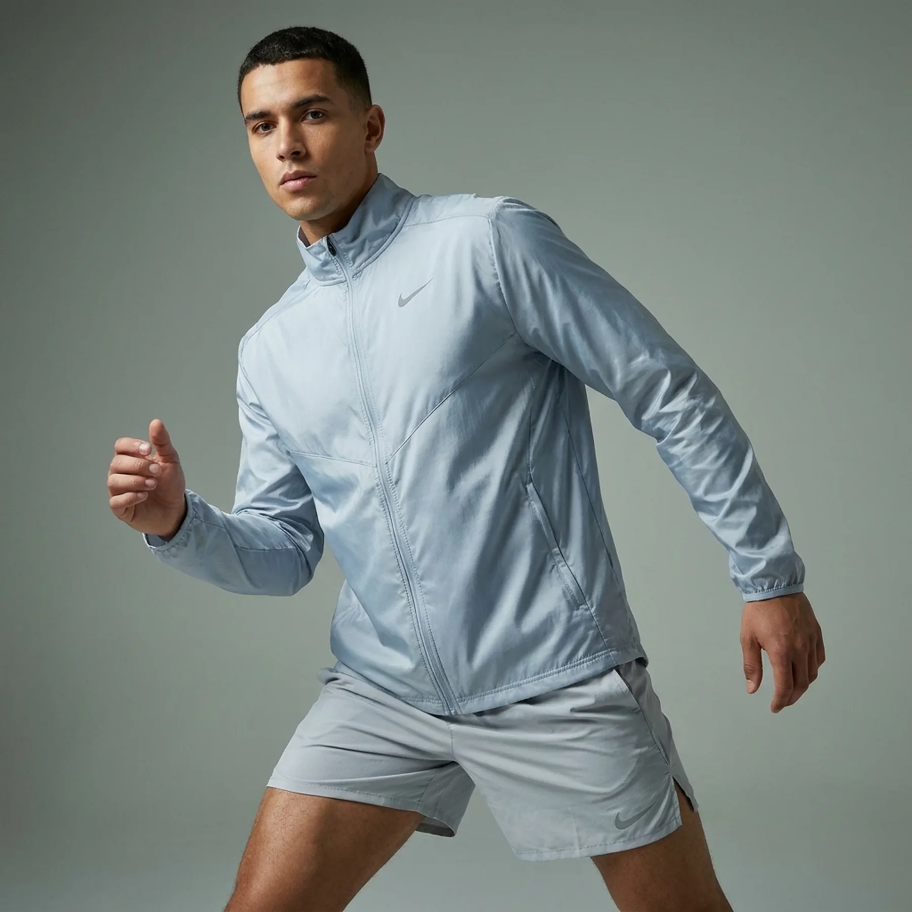 Вітровка чоловіча Nike Running Division Stride Light Blue (HV4548-474)