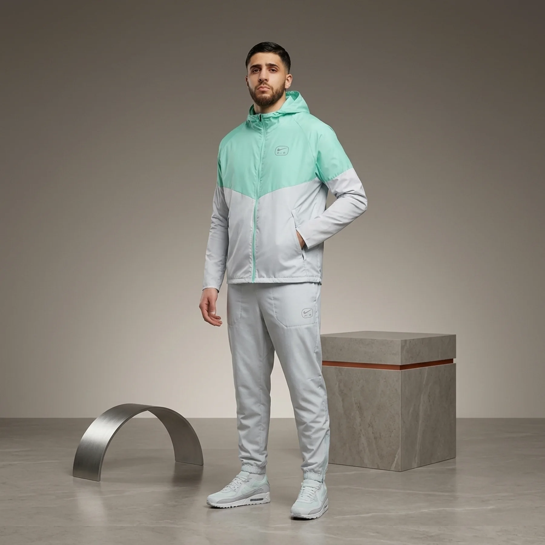 Вітровка чоловіча Nike Sportswear Air Run (HM0187-025)