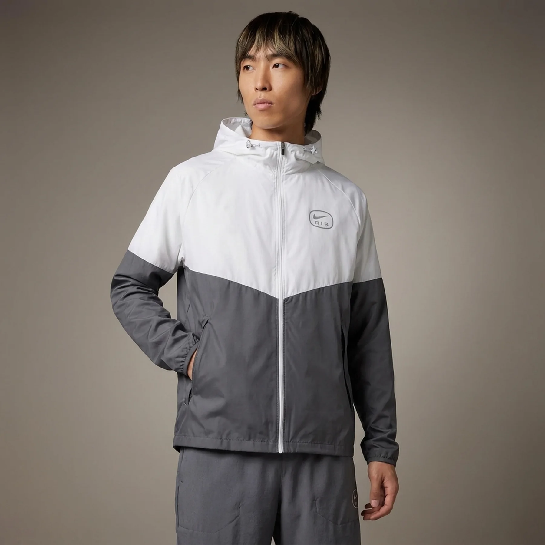 Вітровка чоловіча Nike Sportswear Air Run (HM0187-068)