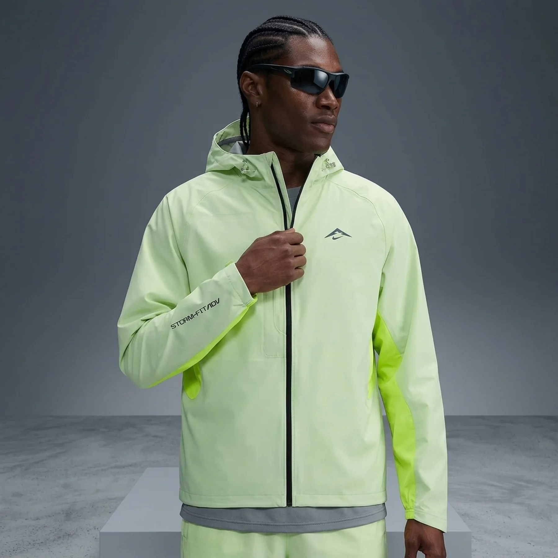 Вітровка чоловіча Nike Trail Storm-Fit Adv Green (FZ1084-701)