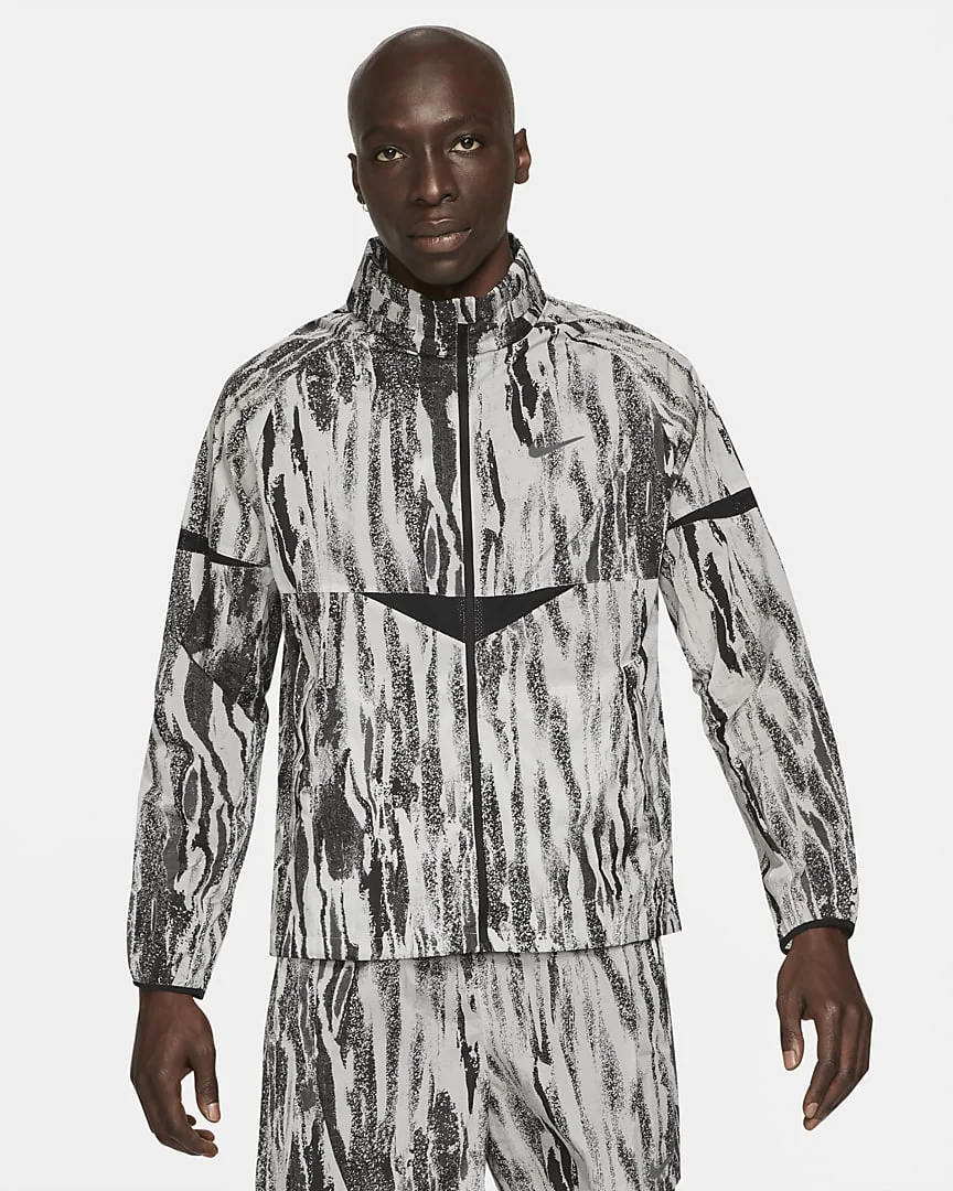 Вітровка чоловіча Nike Windrunner Wild Run White/Grey (DA1161-077)