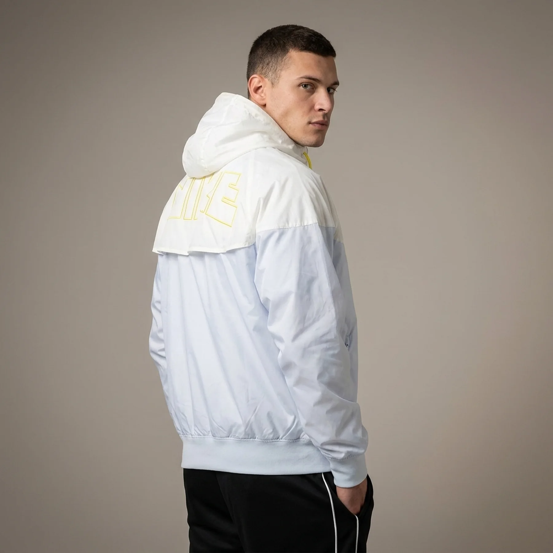Вітровка чоловіча Nike Wr Wvn + Lnd Jkt Gx Hd (DX0694-085)