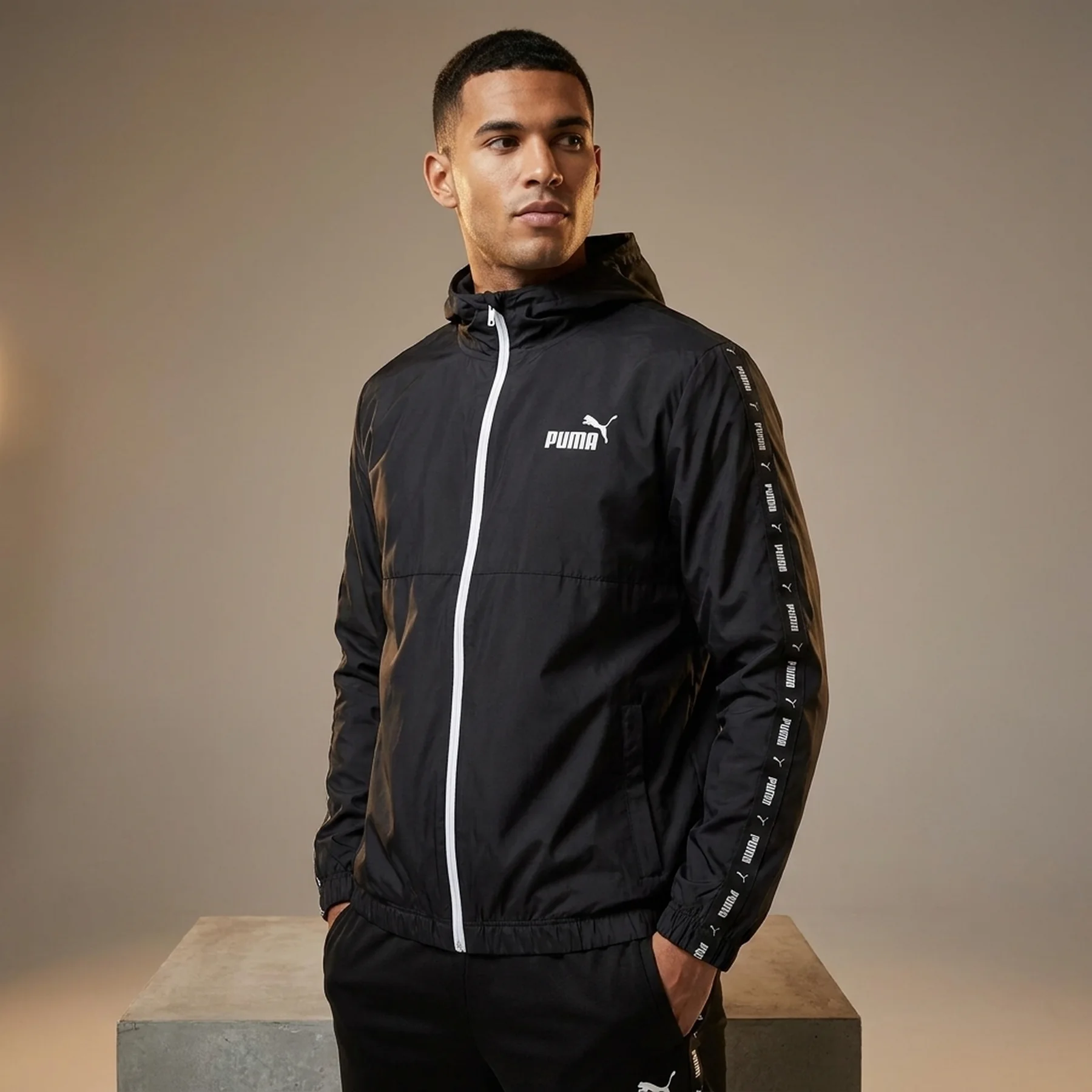 Вітровка чоловіча Puma Ess+ Tape Black (847477-01)
