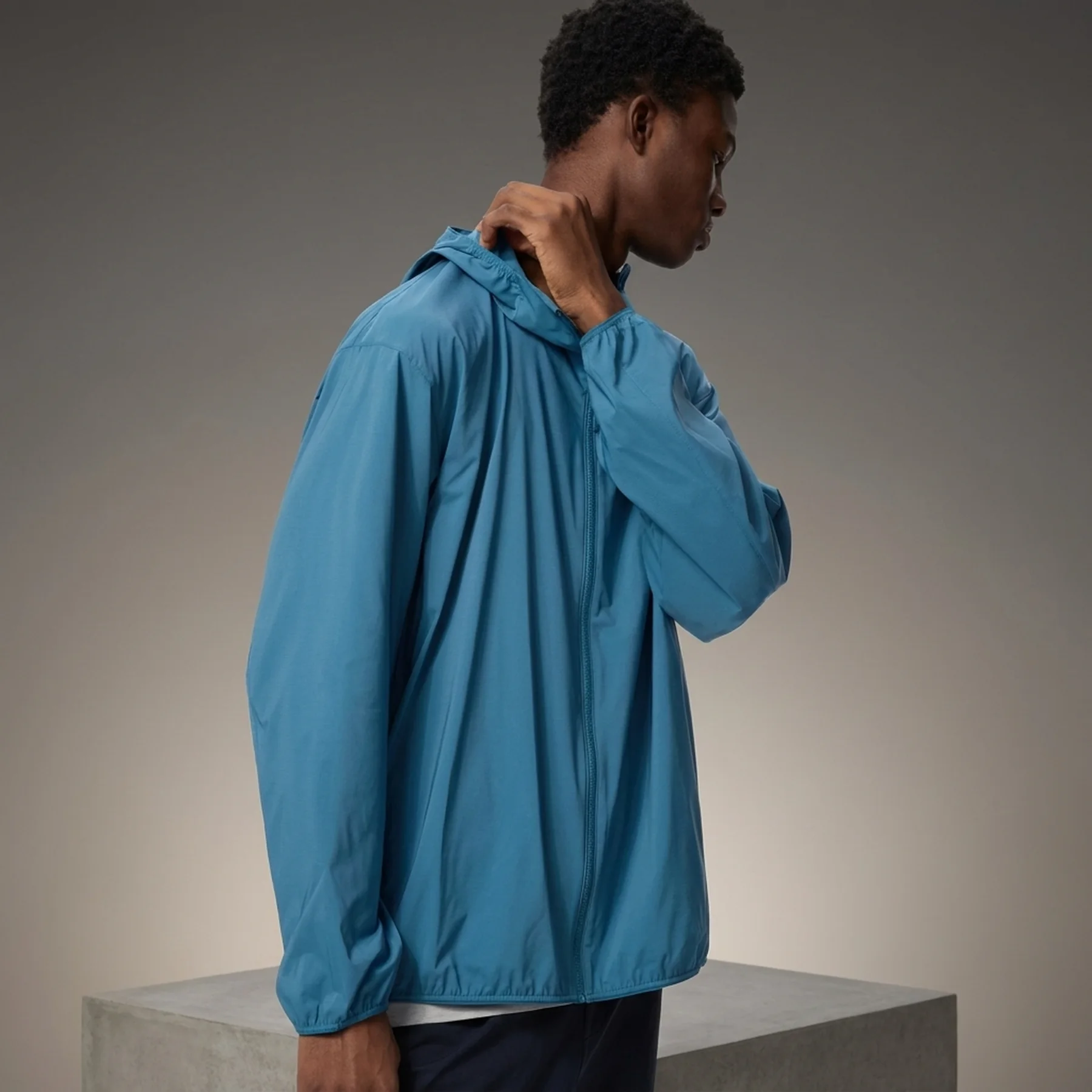 Вітровка із захистом від ультрафіолету Uniqlo легка куртка UV Protection 1159839973
