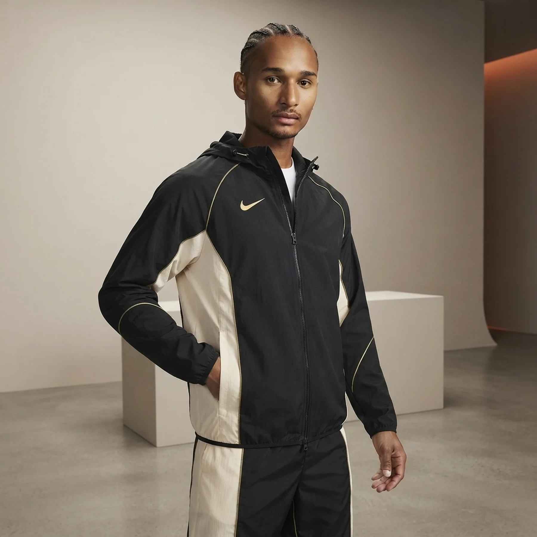Вітровка Nike