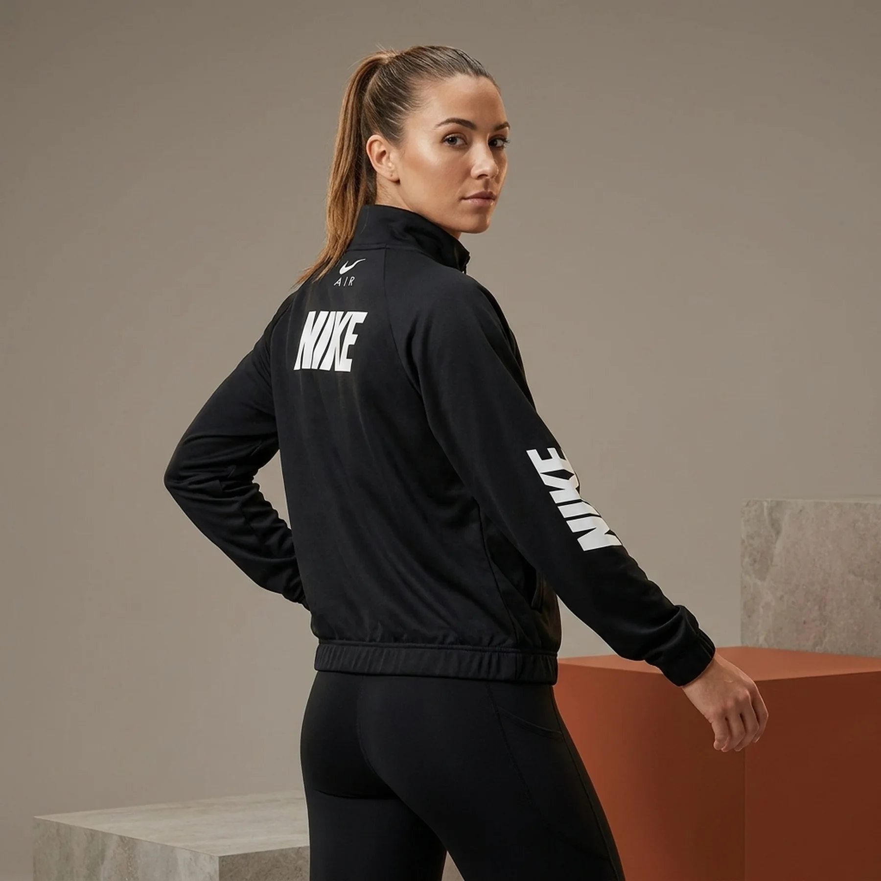 Вітровка жіноча Nike Dri-Fit Air Jacket (DX0263-010)
