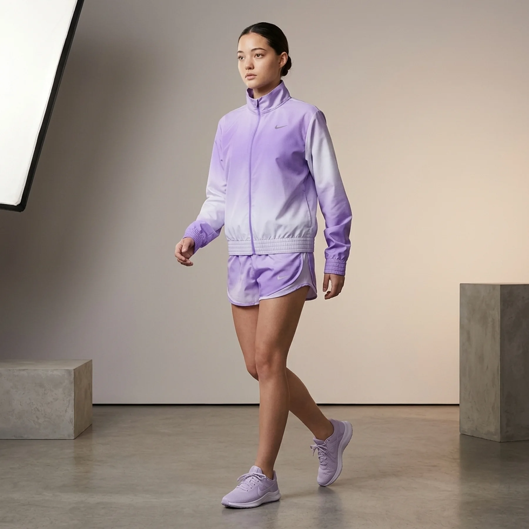 Вітровка жіноча Nike Dri-Fit Swoosh Run Printed Jacket Women (DX1039-567)