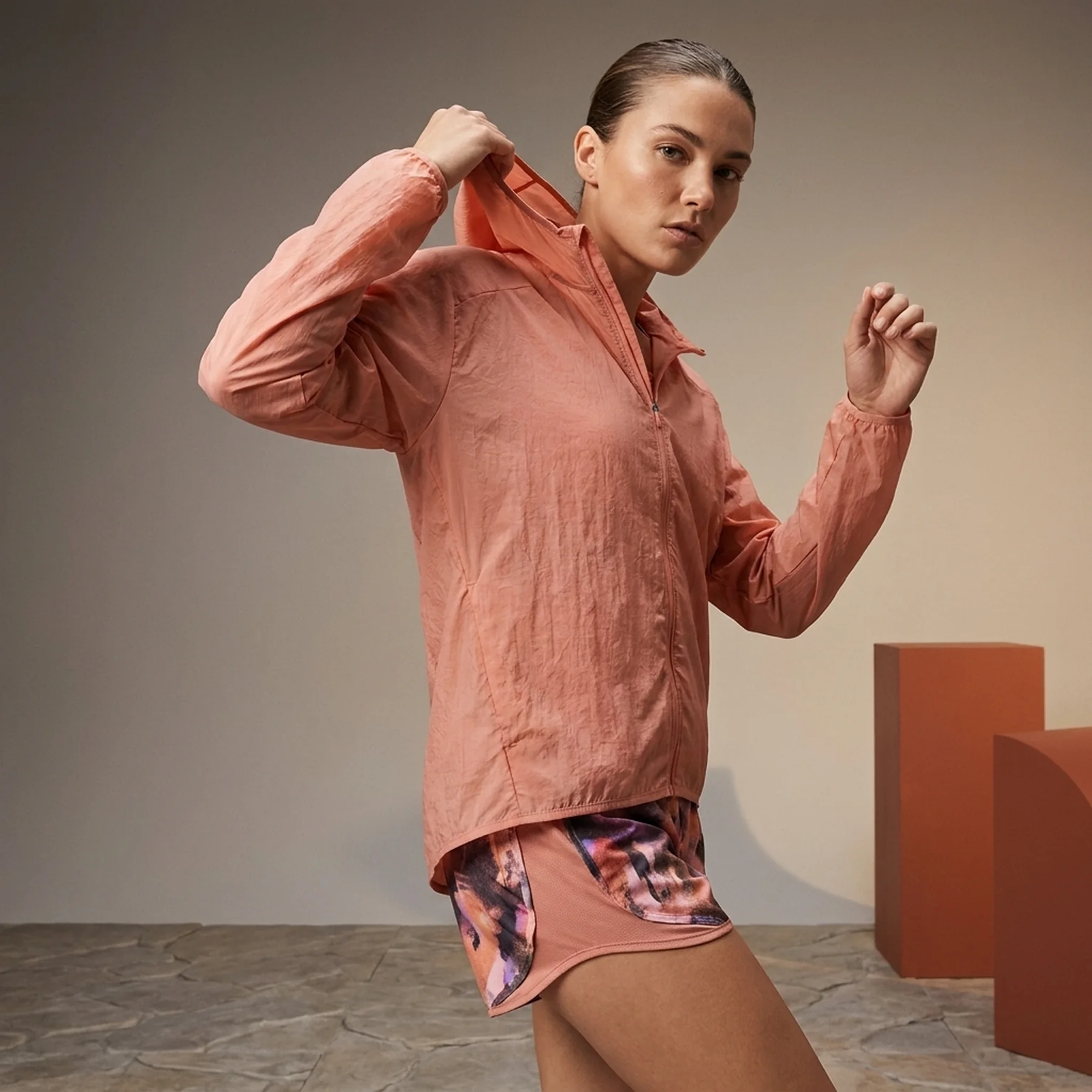 Вітровка жіноча Nike Storm-Fit Run Division (DM7753-824)