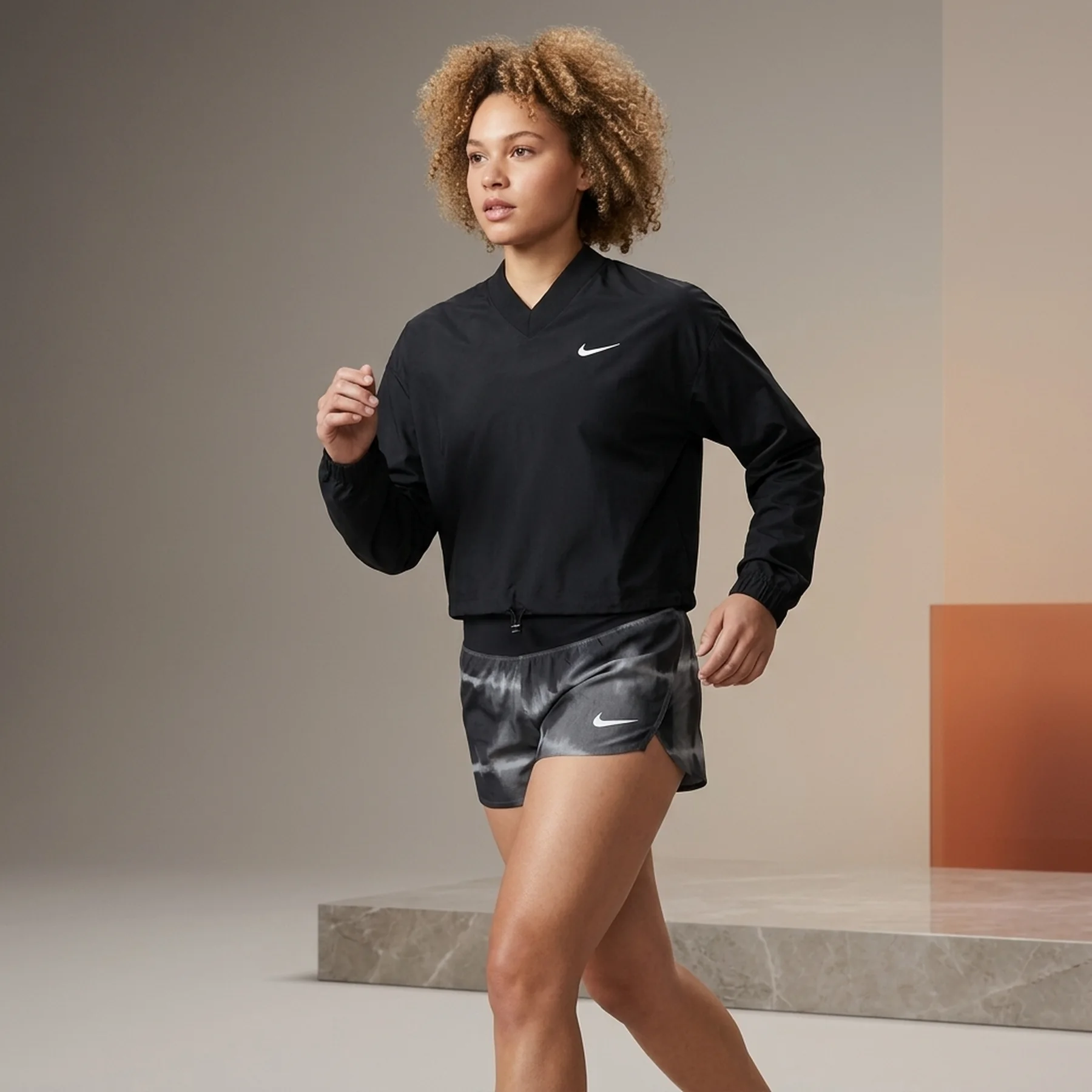 Вітровка жіноча Nike Swoosh Run (DM7775-010)